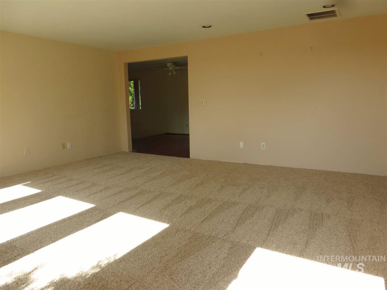 76 N Happy Valley Road Property Photo 12