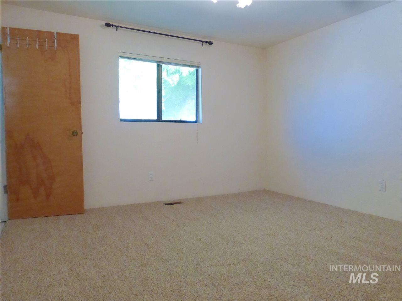 76 N Happy Valley Road Property Photo 13