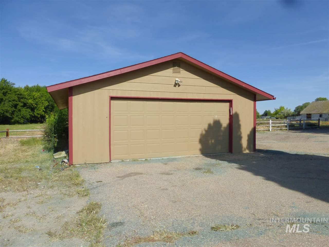 76 N Happy Valley Road Property Photo 18