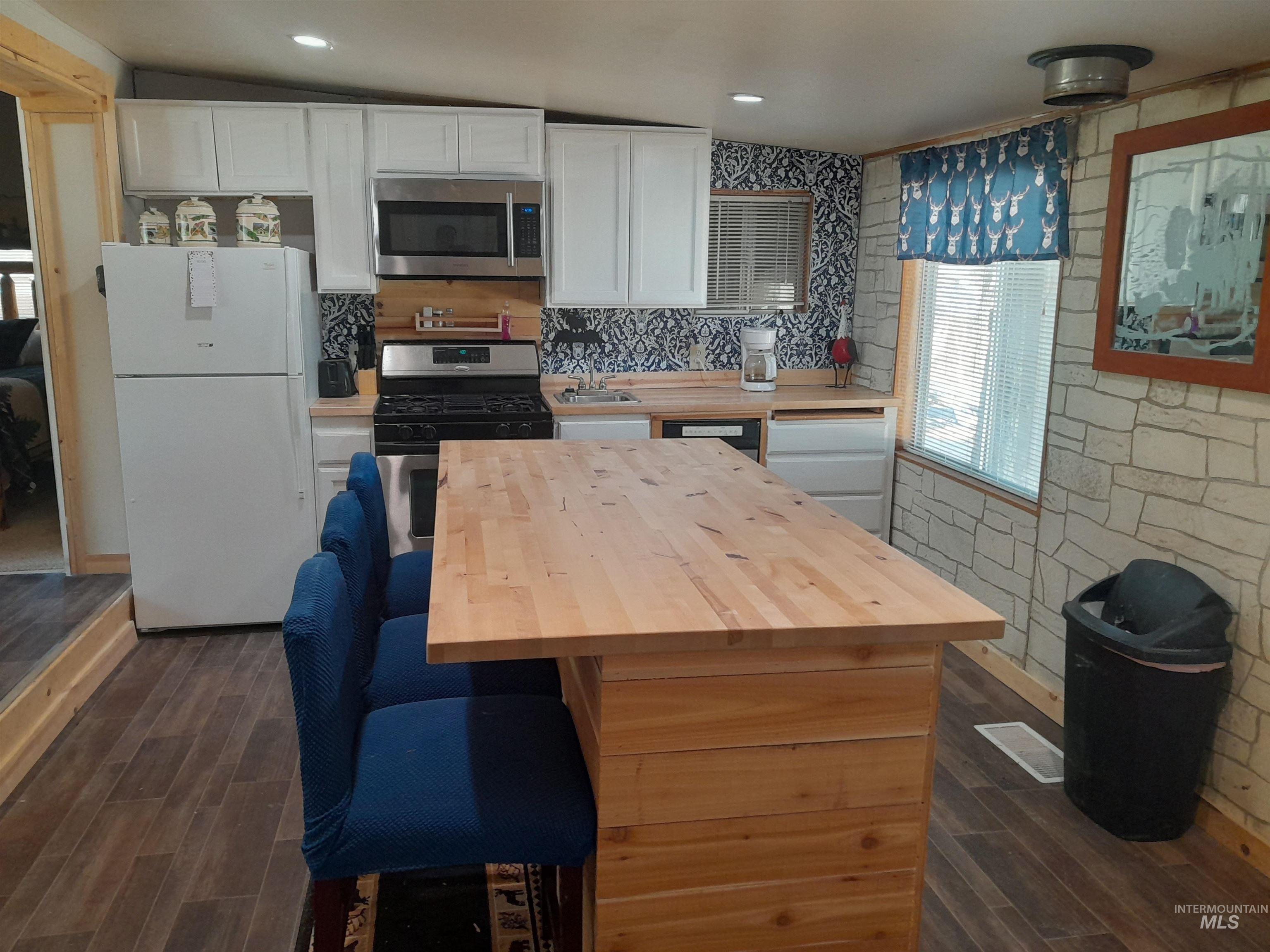 5 Lucky Cir Property Photo 5