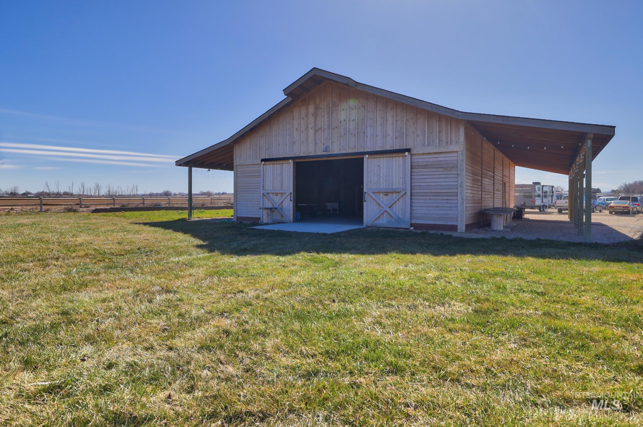 8815 Lake Shore Dr Property Photo 3