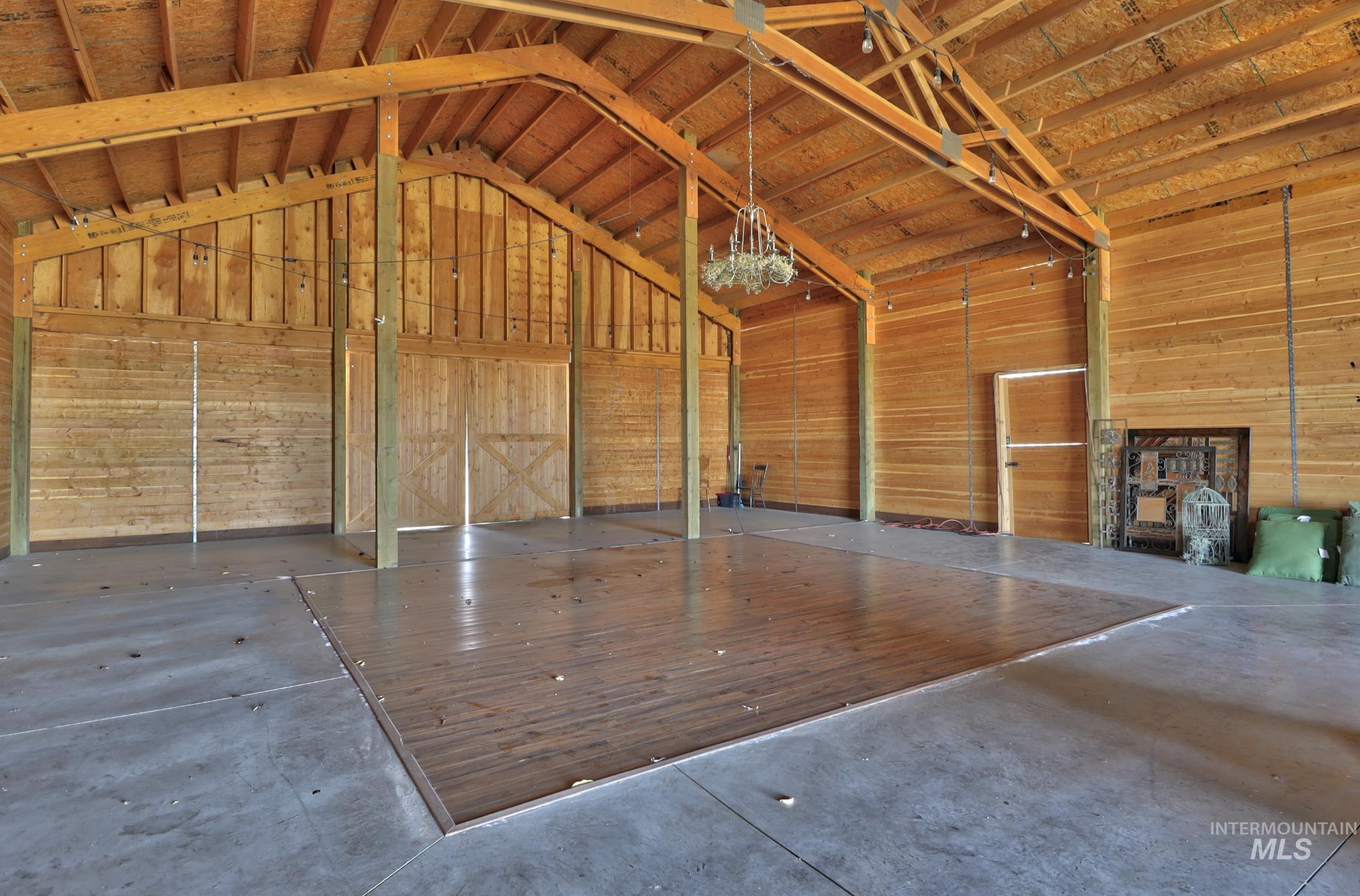 8815 Lake Shore Dr Property Photo 4