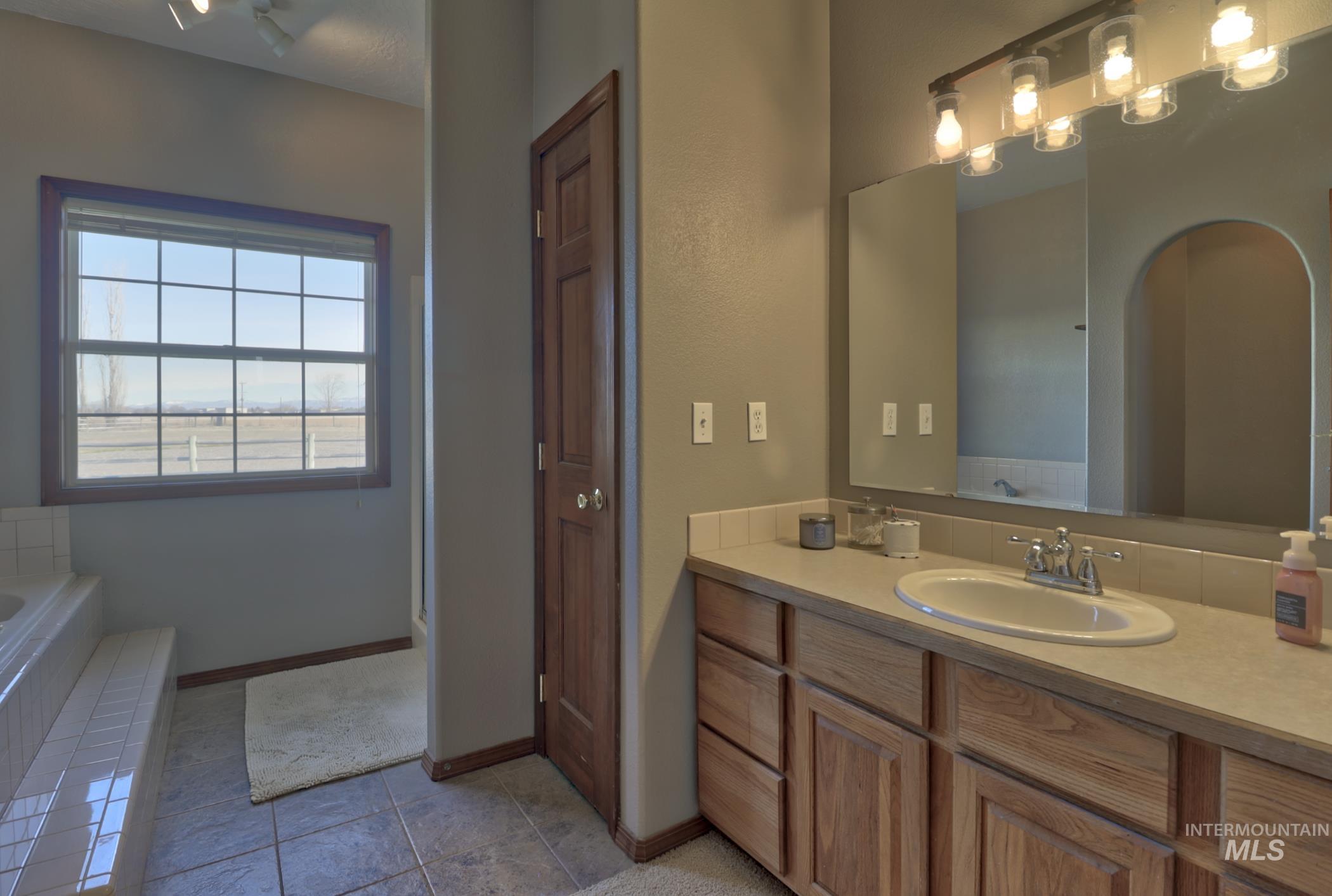 8815 Lake Shore Dr Property Photo 19