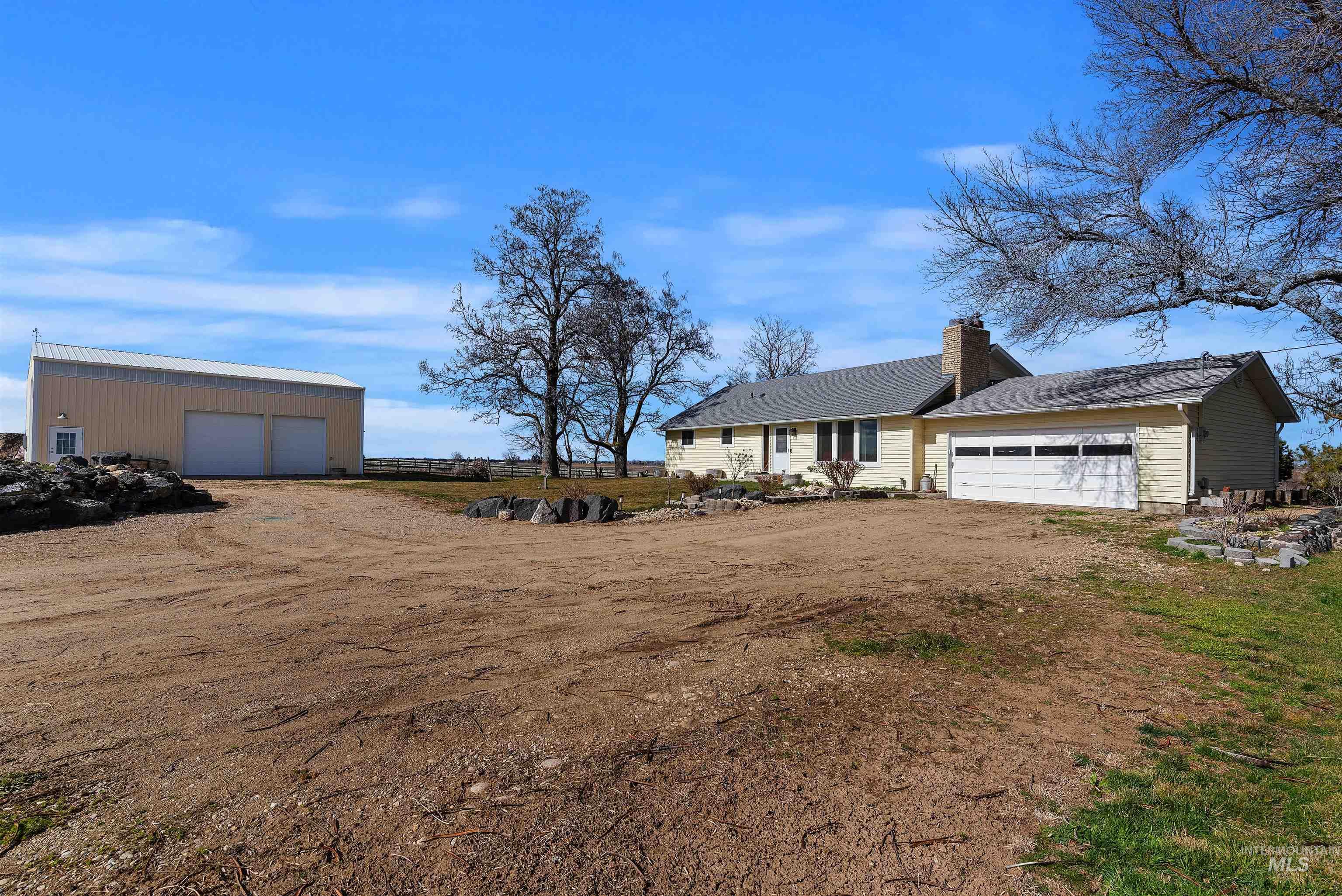 4001 S Eagle Road Property Photo 4