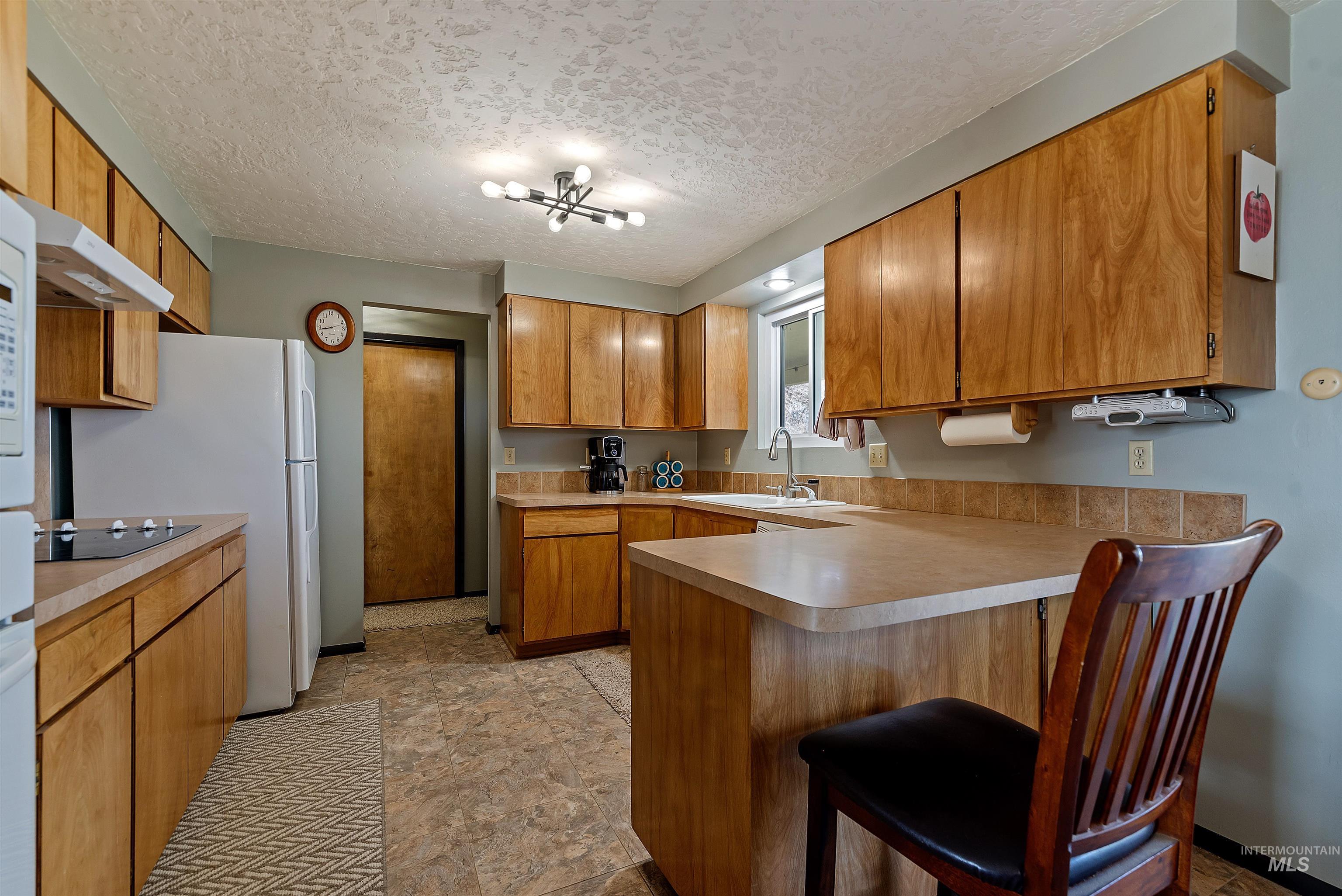 4001 S Eagle Road Property Photo 10