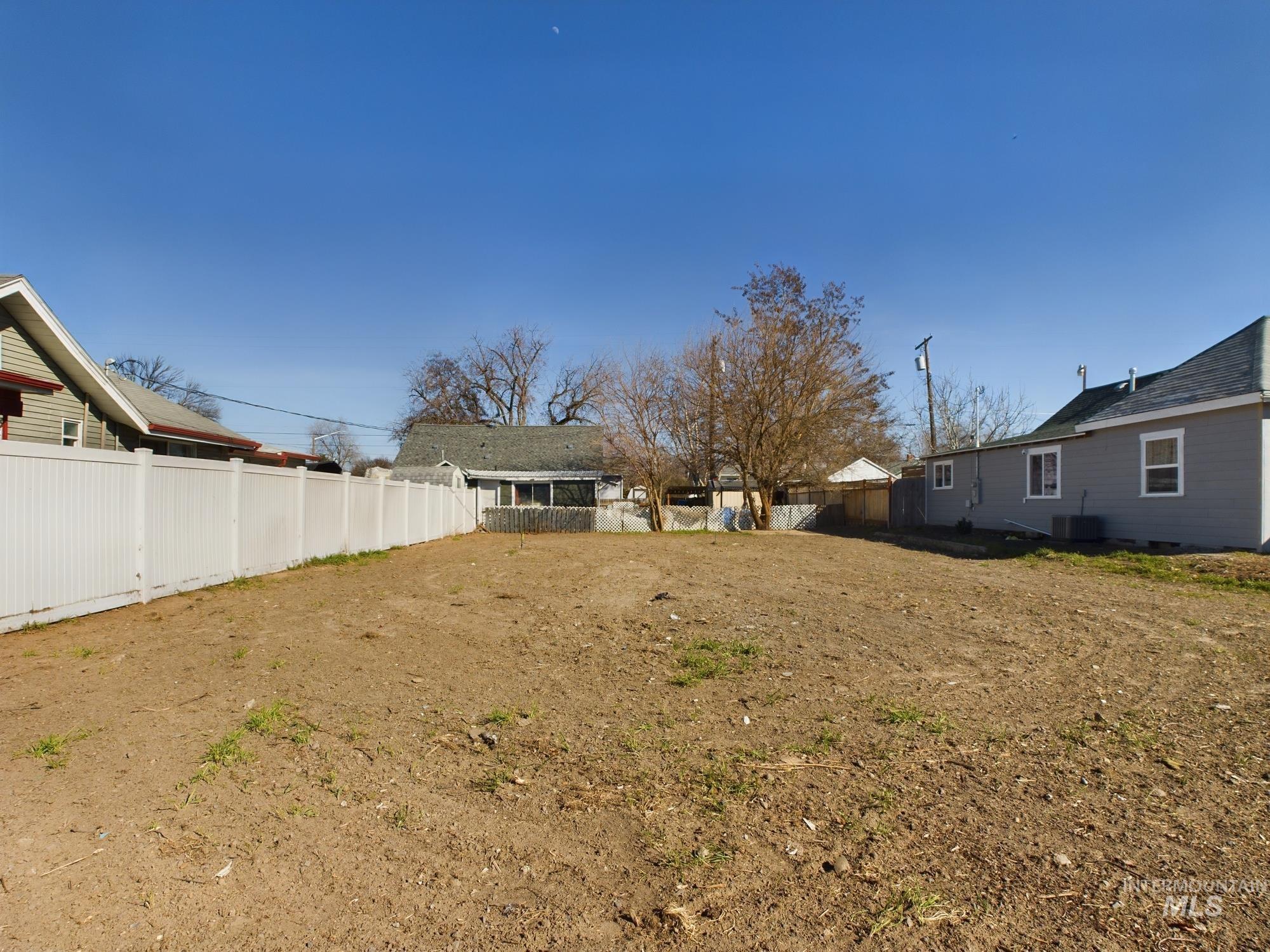 601 12th St. Property Photo 5