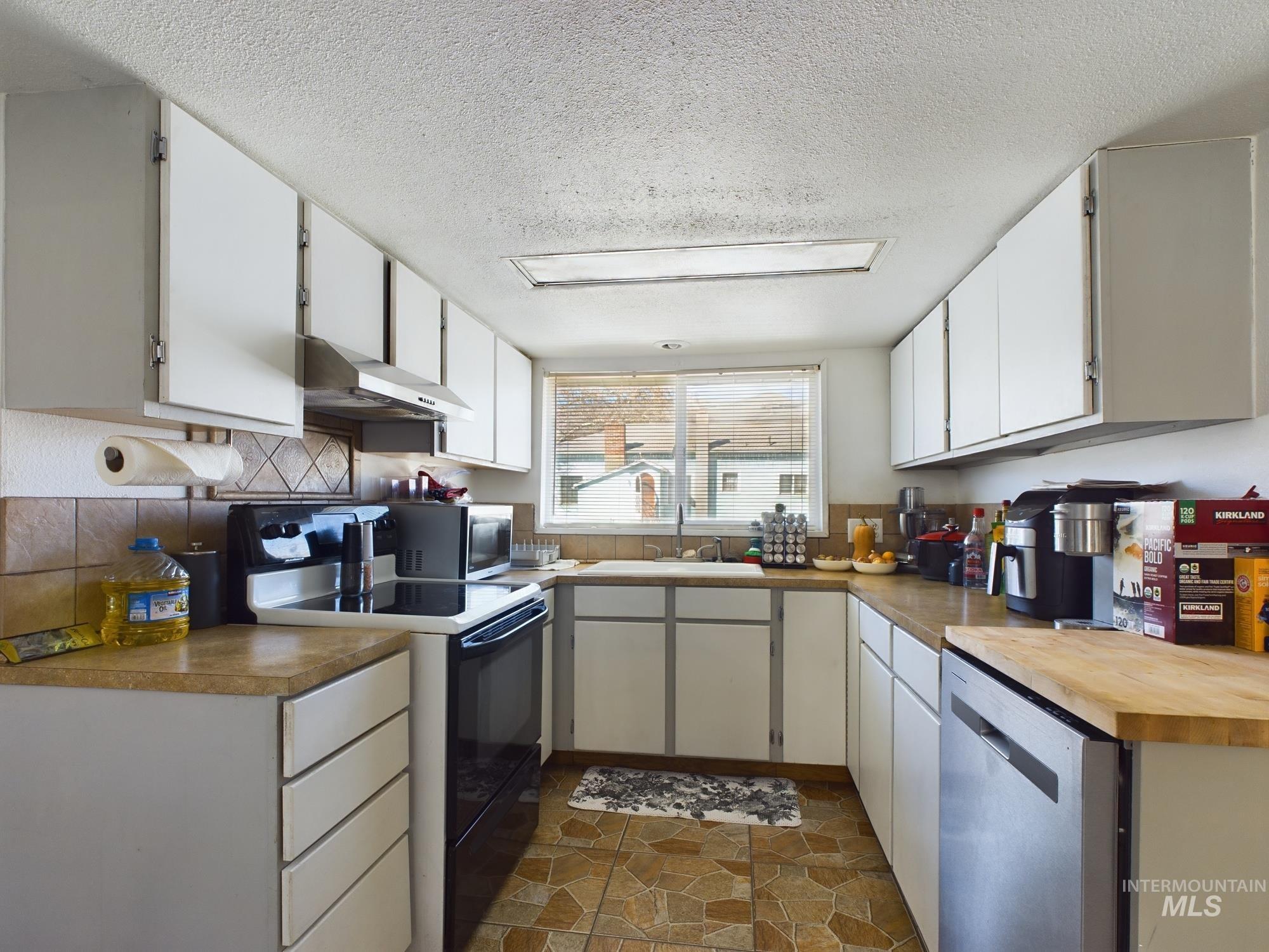 601 12th St. Property Photo 6