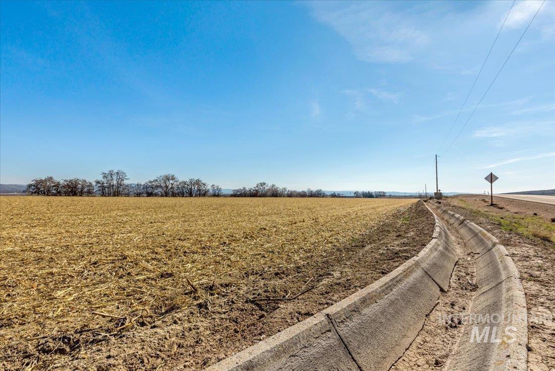 5645 Or-201 Property Photo 6