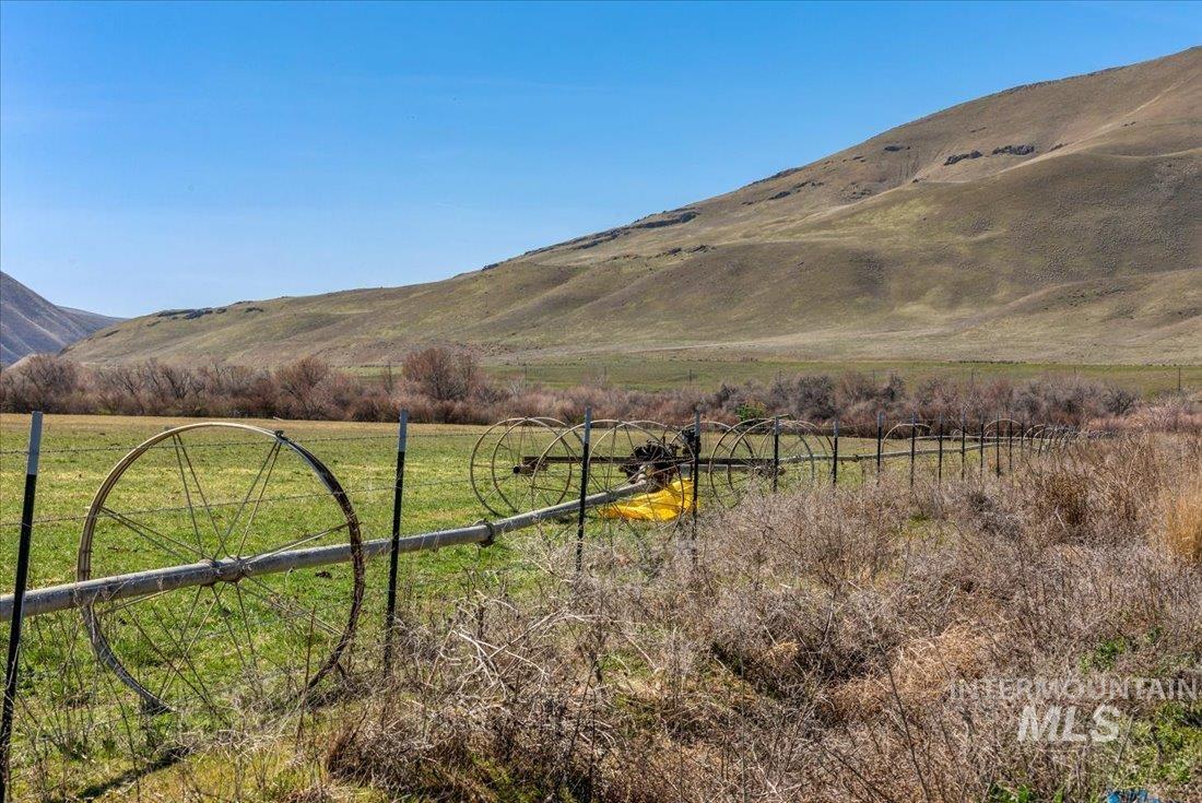 5645 Or-201 Property Photo 8