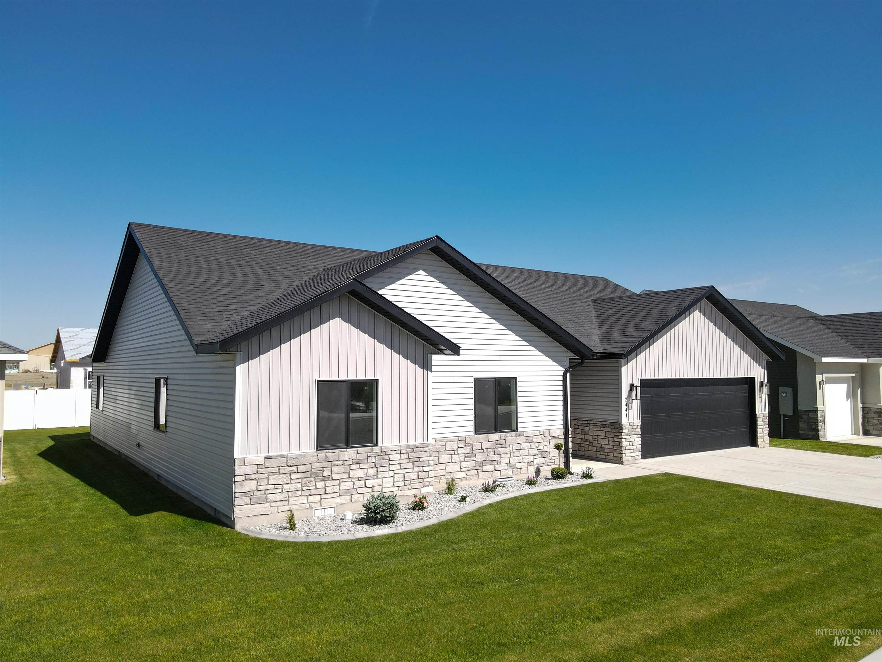 2441 Dorchester Ave Property Photo 2