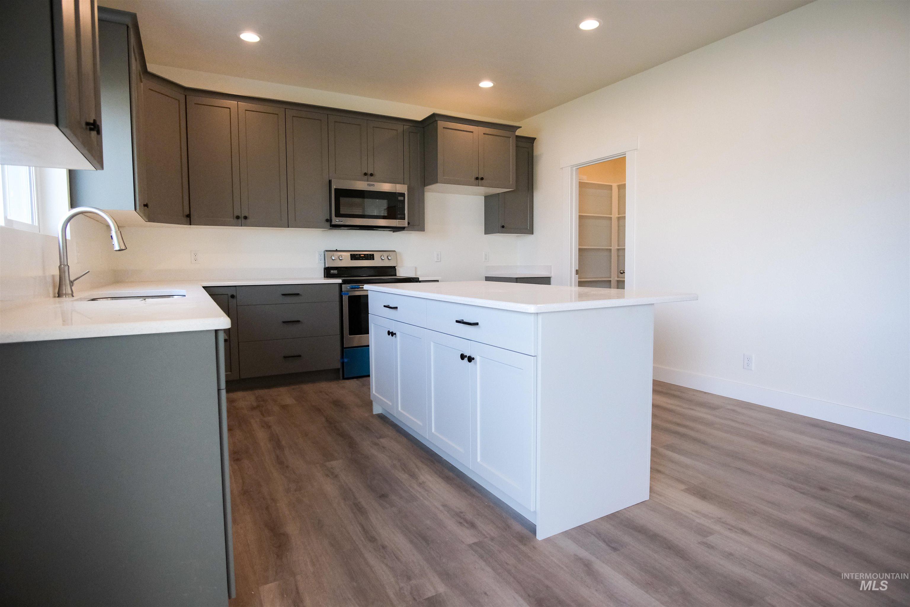 2441 Dorchester Ave Property Photo 6