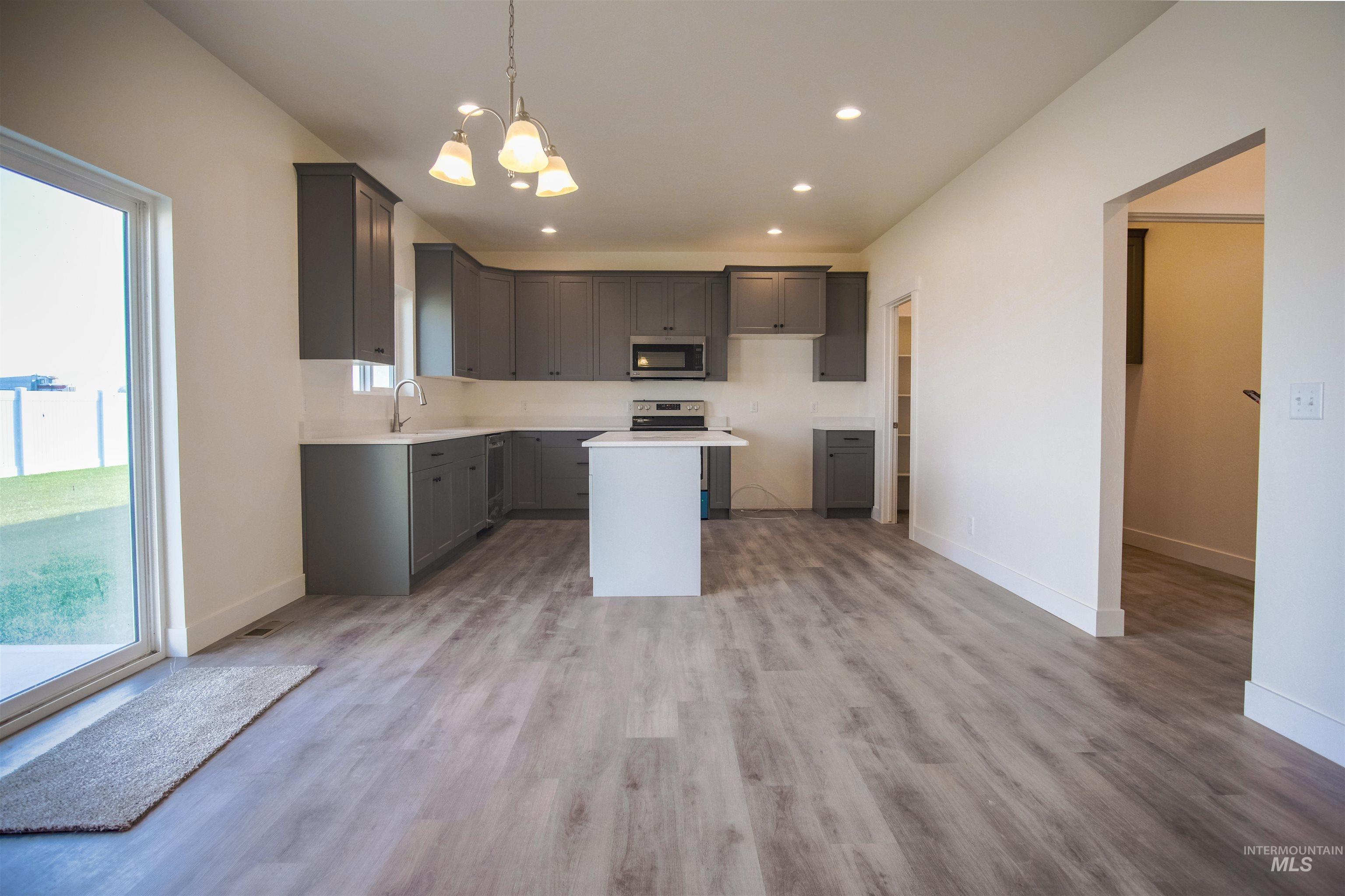 2441 Dorchester Ave Property Photo 7