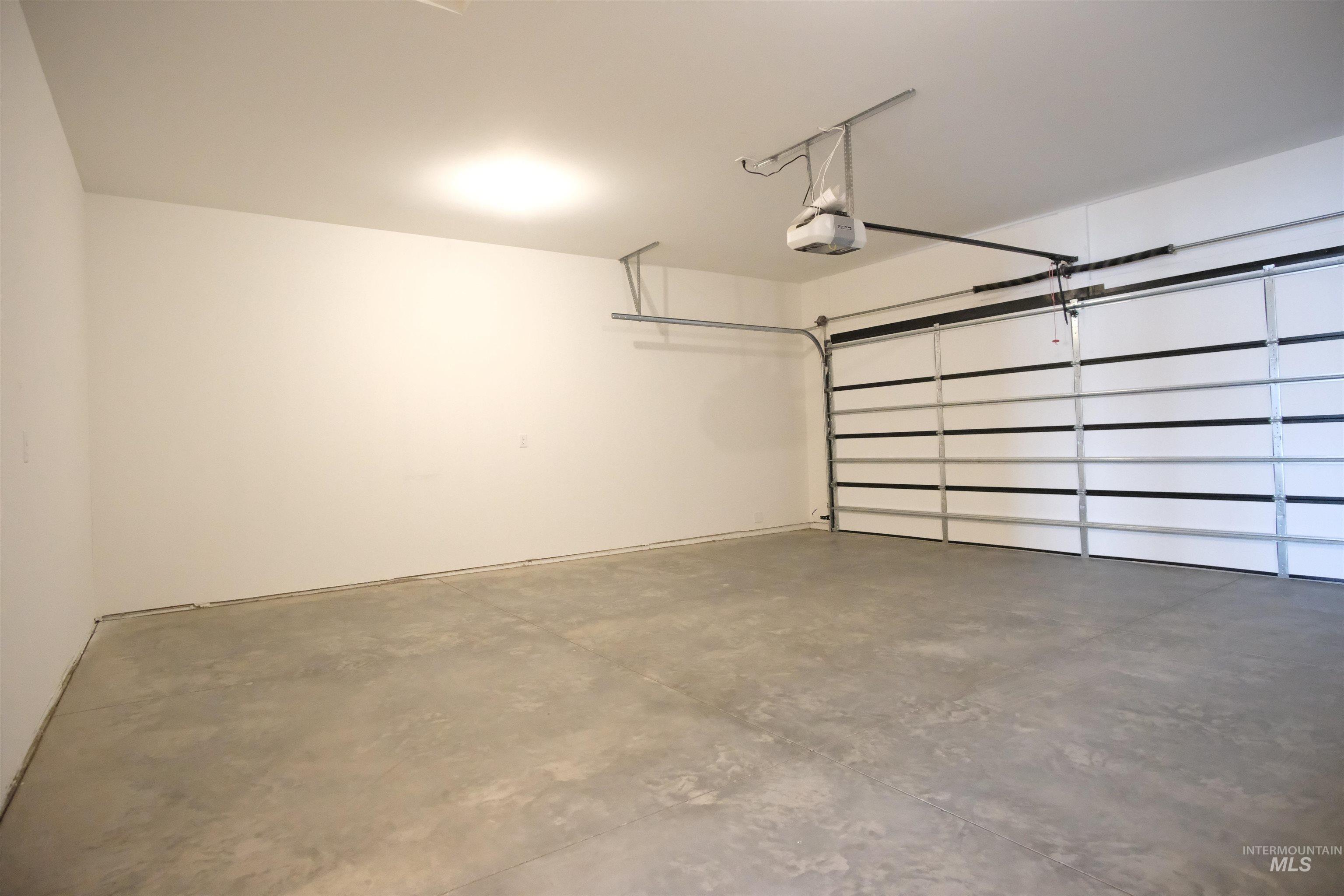 2441 Dorchester Ave Property Photo 16