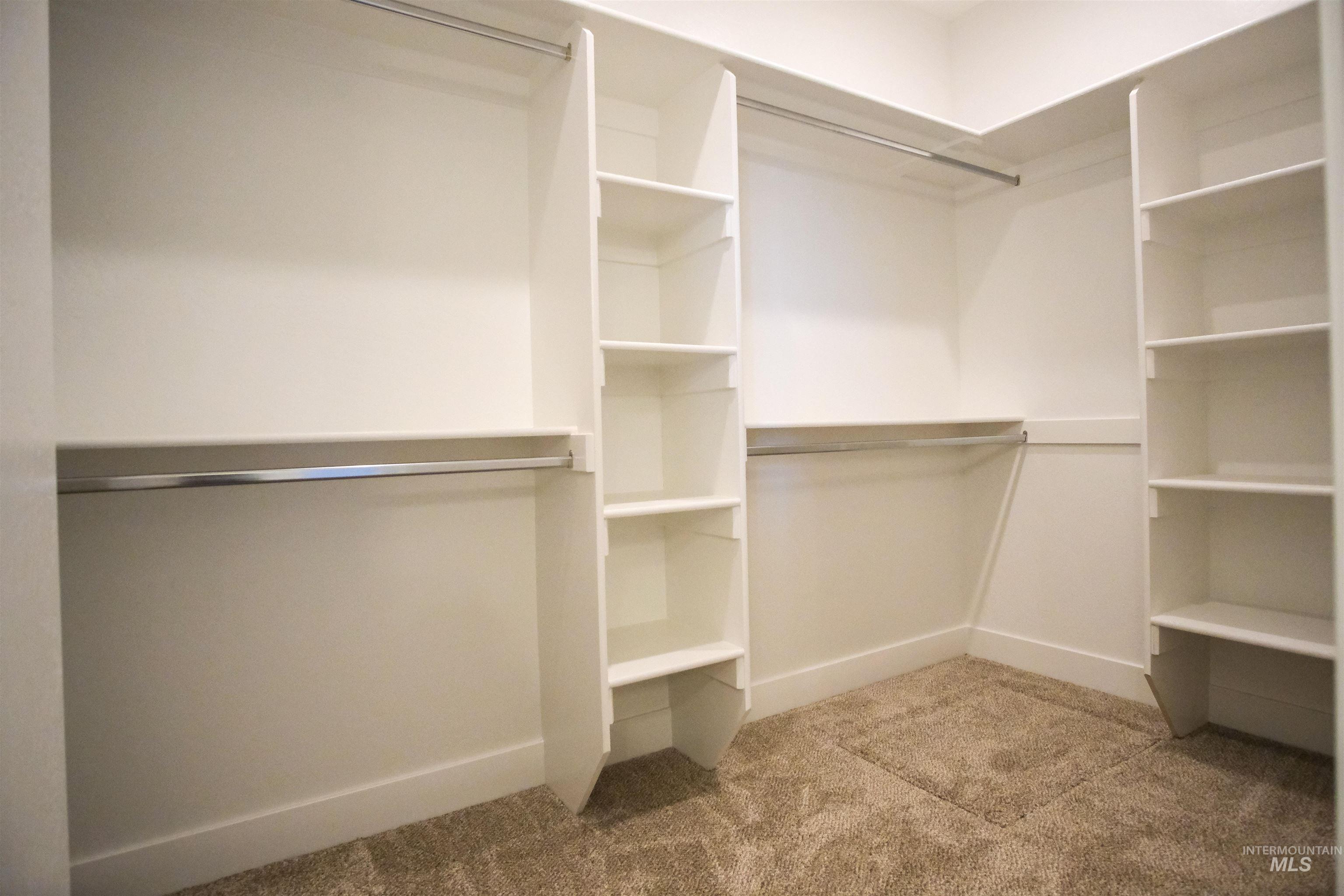 2441 Dorchester Ave Property Photo 17