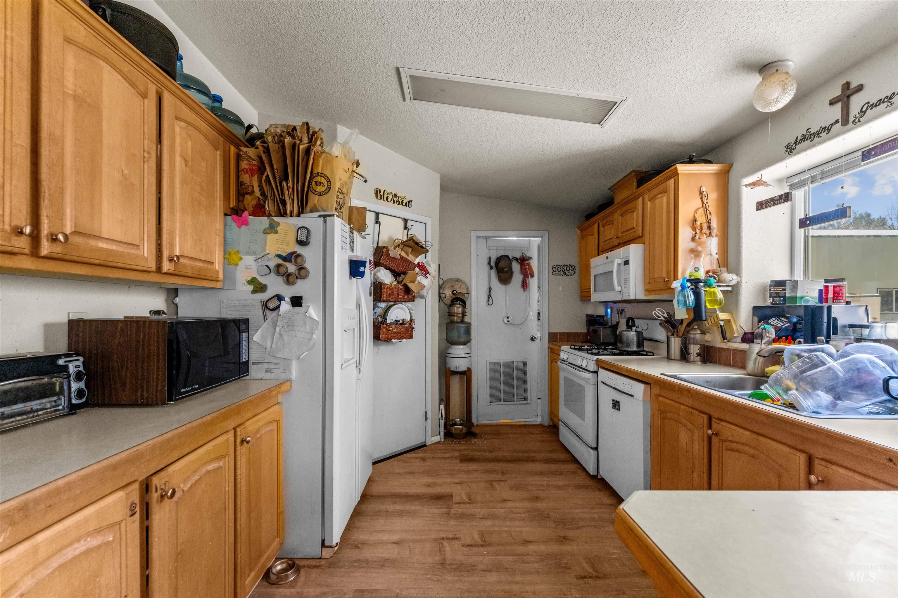 8696 Midstar Lane Property Photo 13