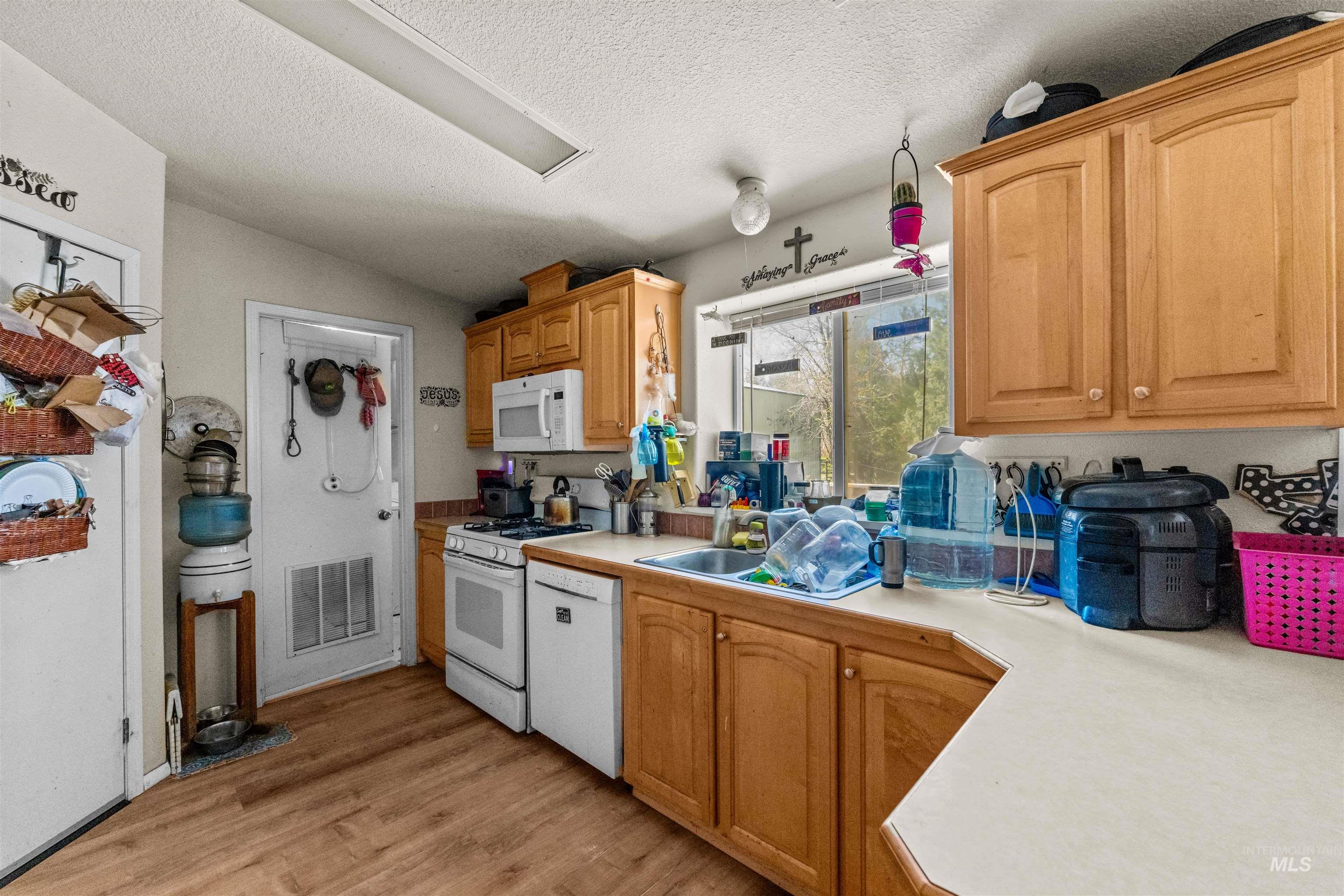 8696 Midstar Lane Property Photo 14