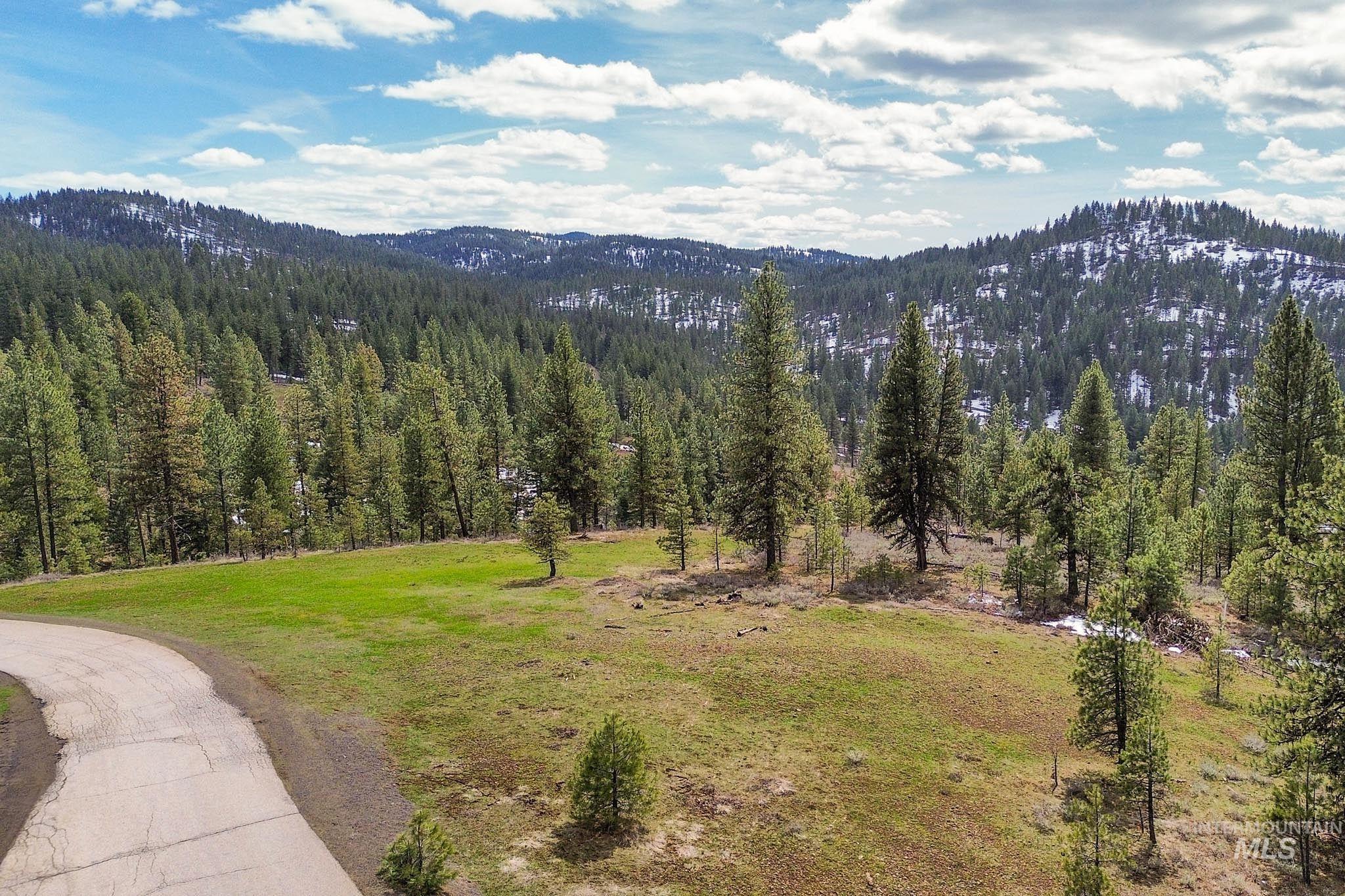 Lot 14 Tamarack View Property Photo 4