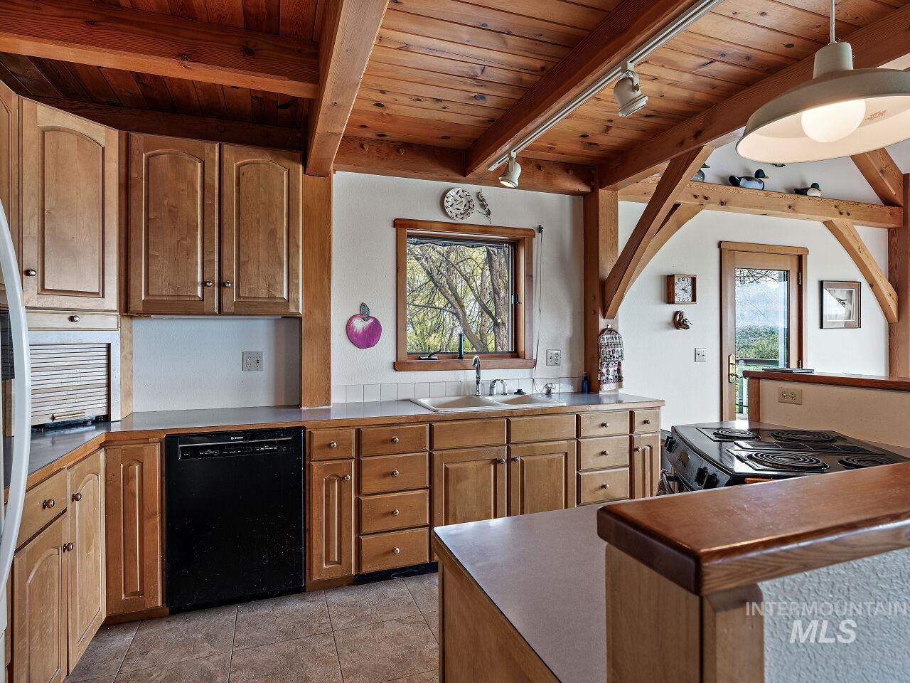 11775 Lower Bench Road Property Photo 6