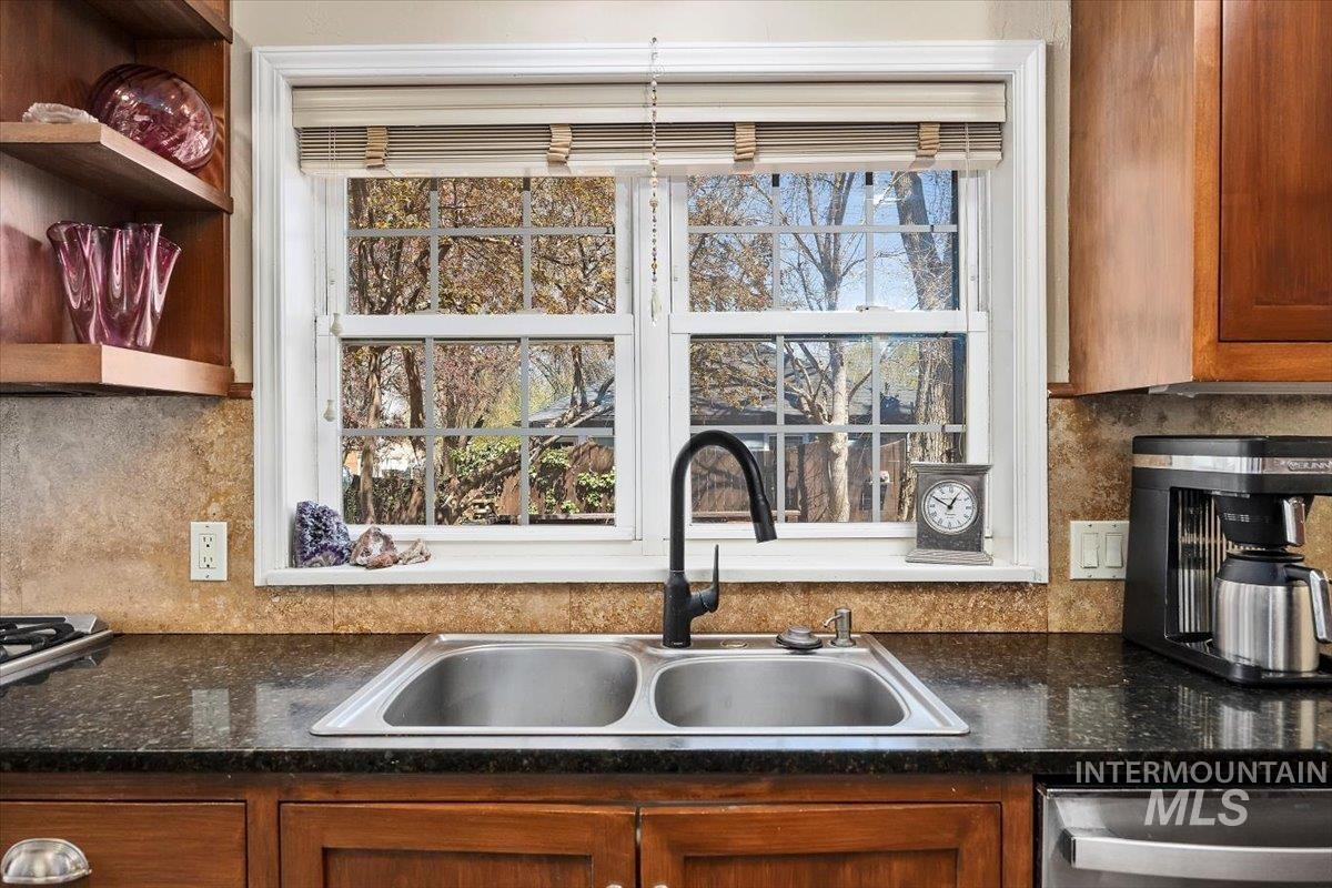 102 Fillmore Street Property Photo 12