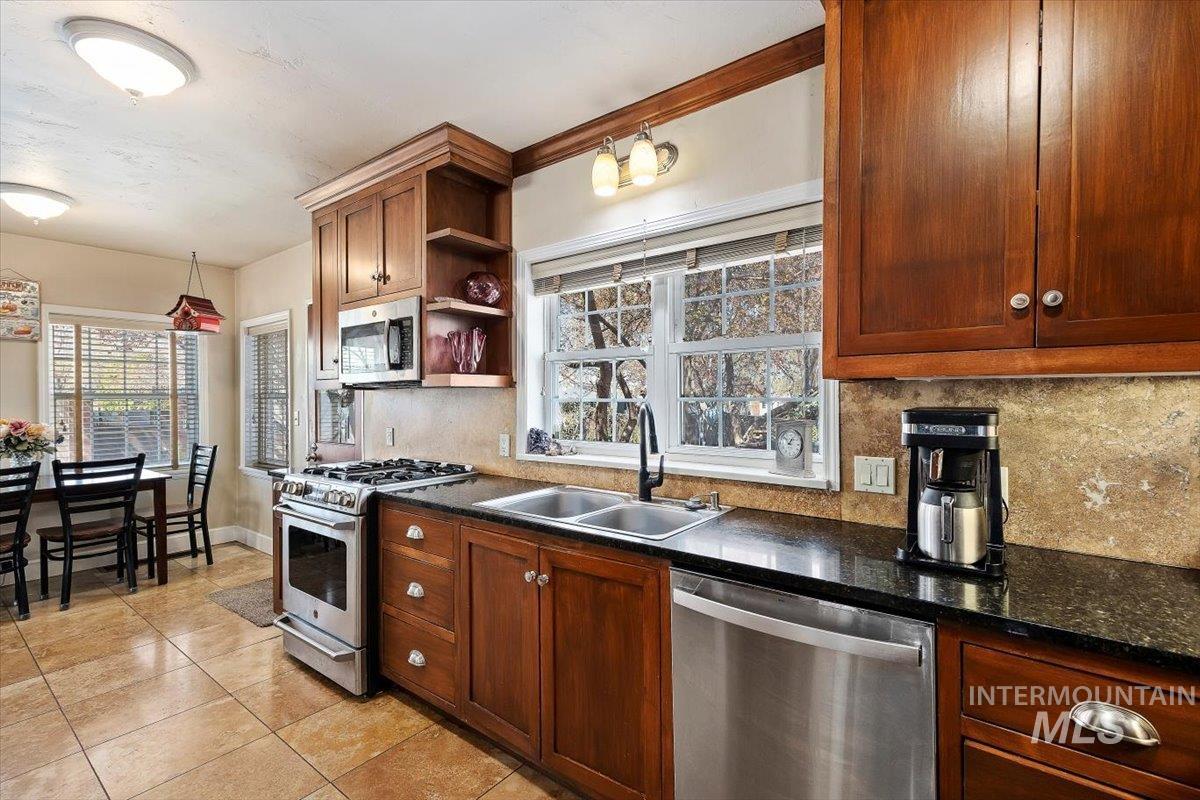 102 Fillmore Street Property Photo 13
