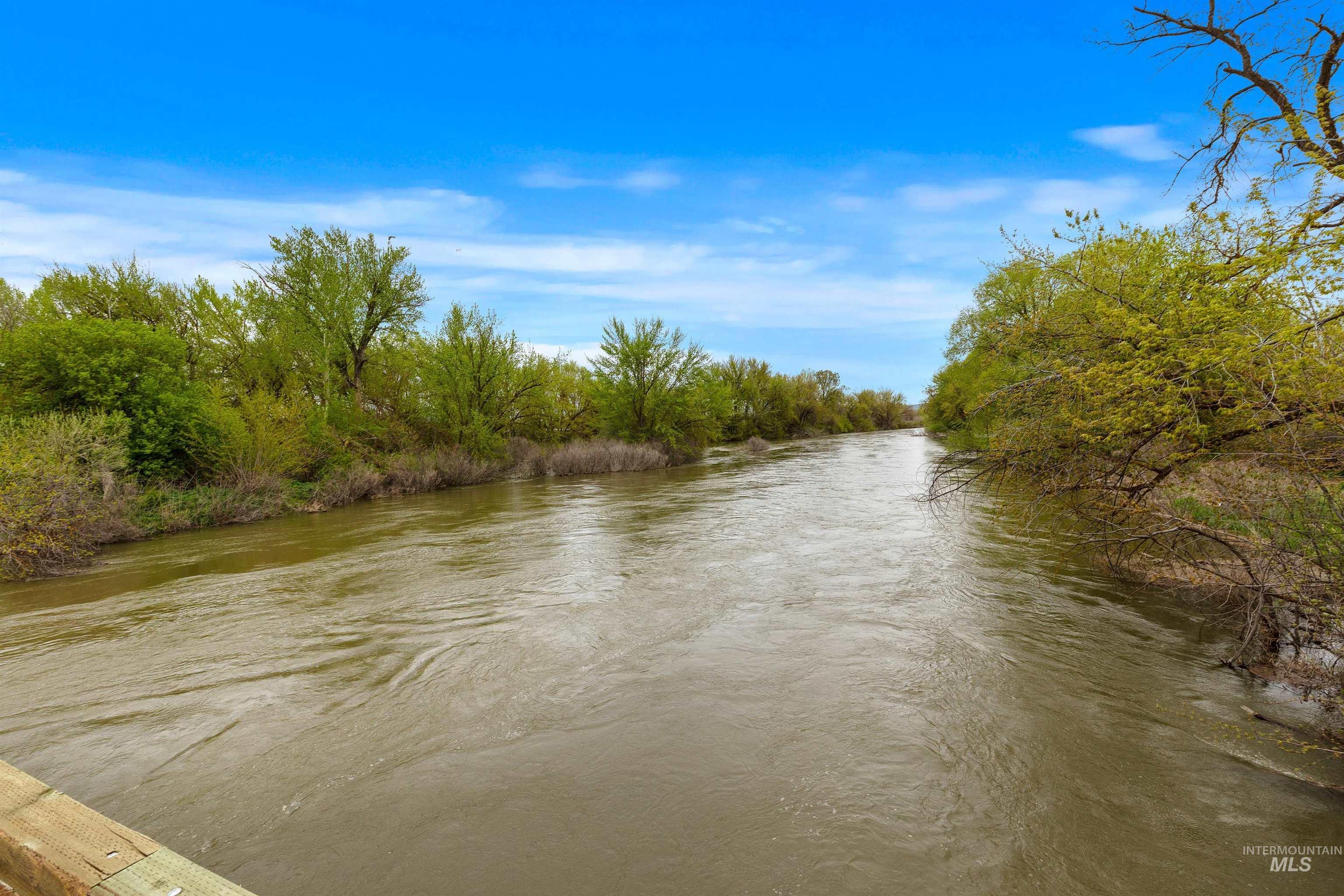 10651 N River Rd Property Photo 30
