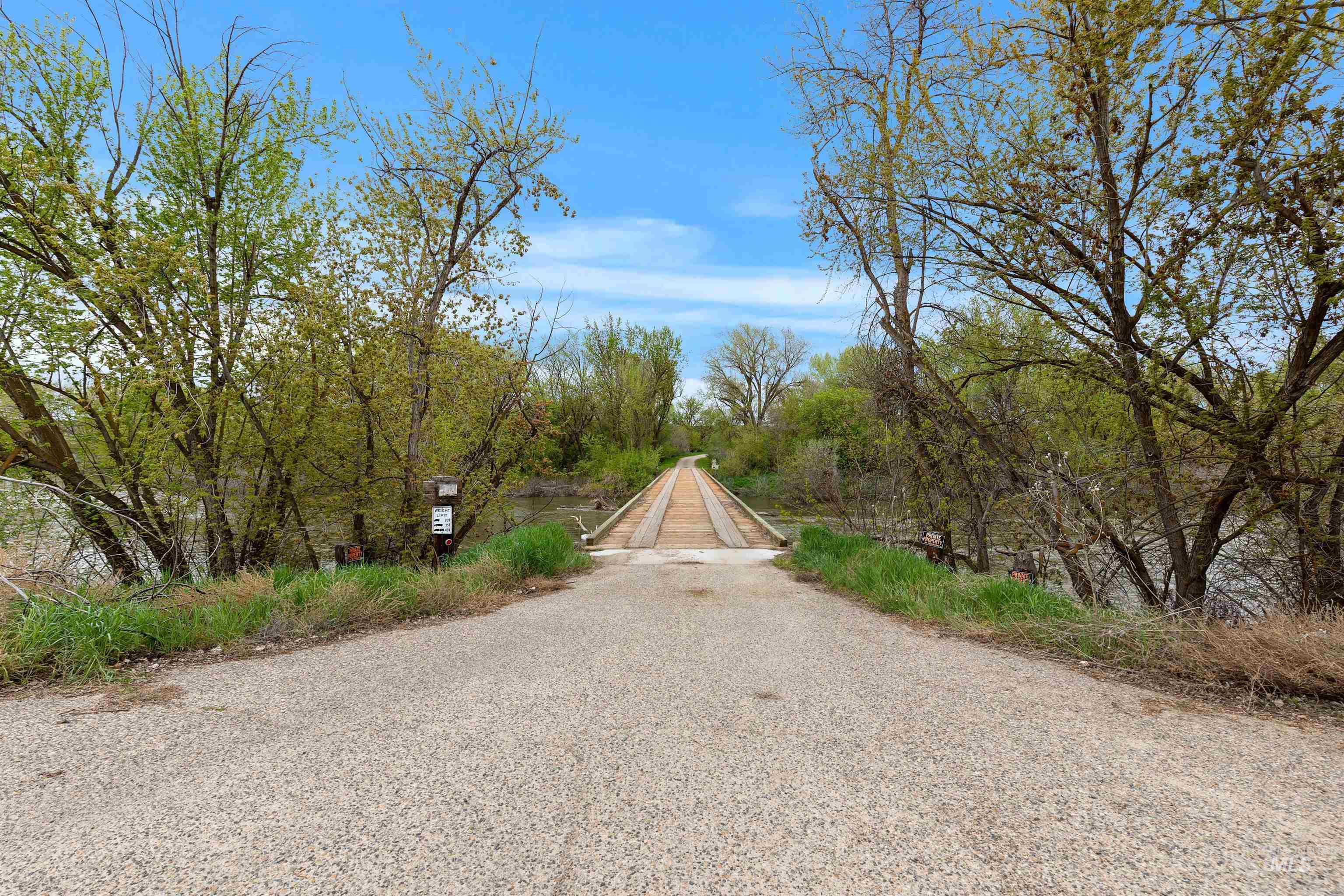 10651 N River Rd Property Photo 31