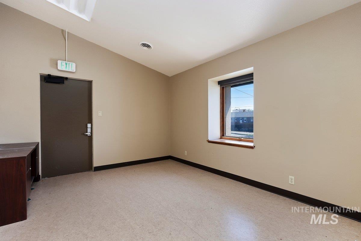 154 1st Ave. West Property Photo 3