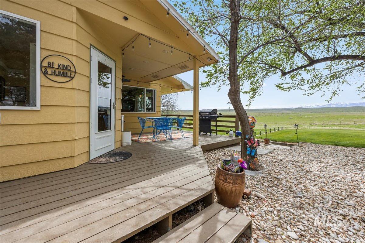 18010 Propeller Ln Property Photo 7