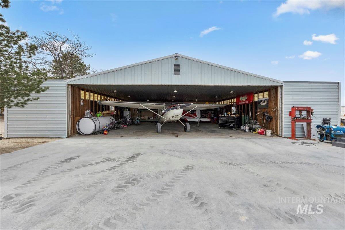 18010 Propeller Ln Property Photo 29
