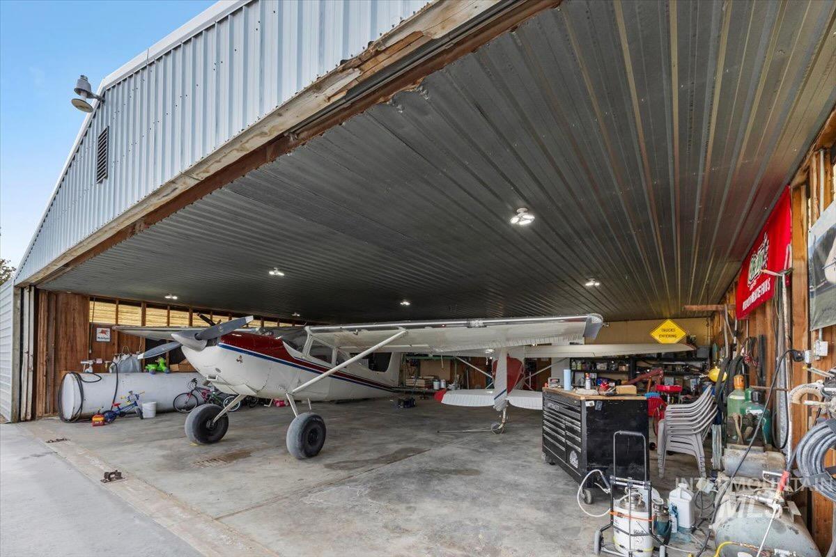 18010 Propeller Ln Property Photo 30