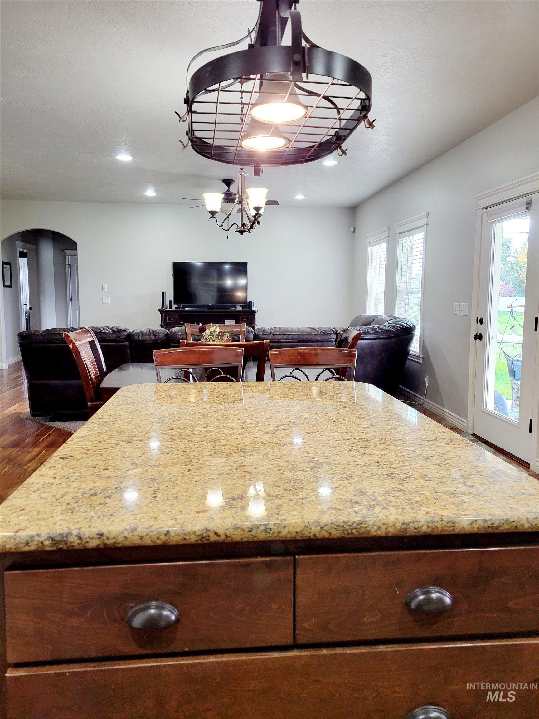 637 Syringa Springs Dr Property Photo 9