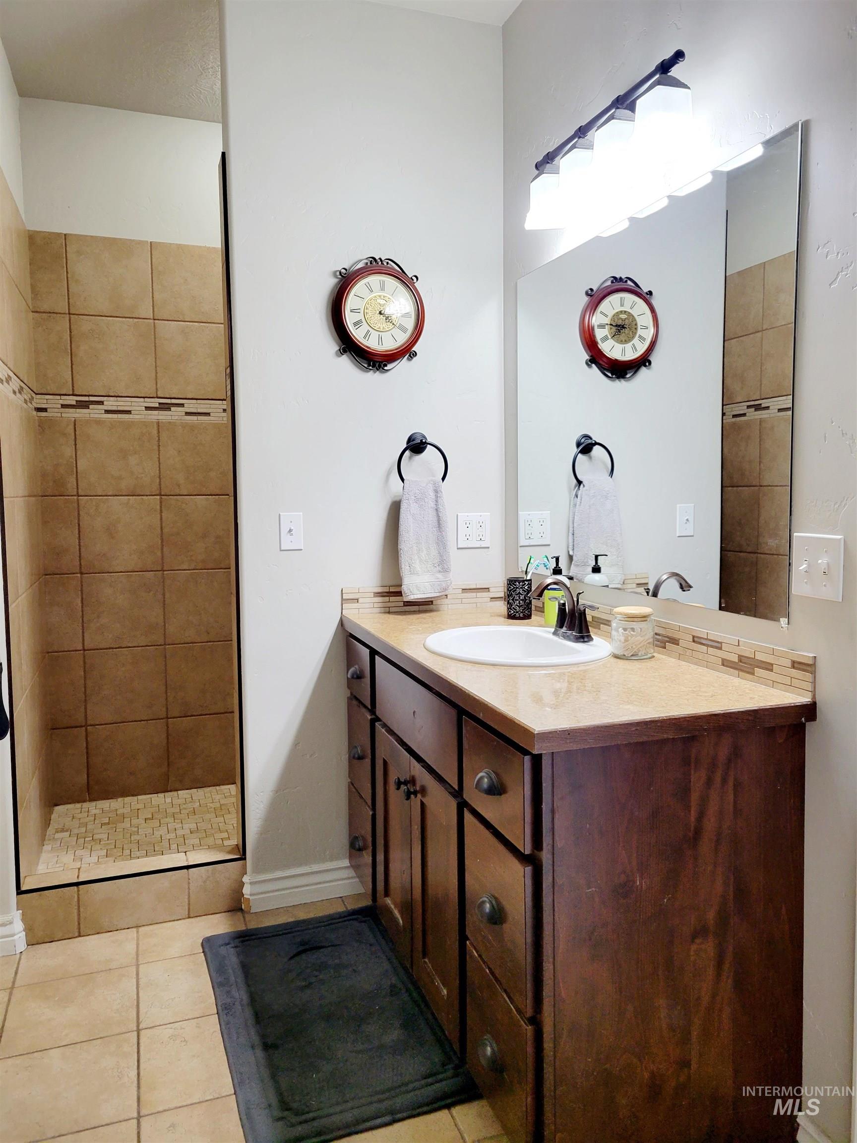 637 Syringa Springs Dr Property Photo 16