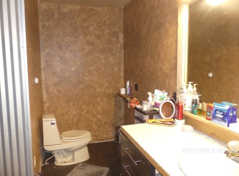 695 S Samson Trail Property Photo 15