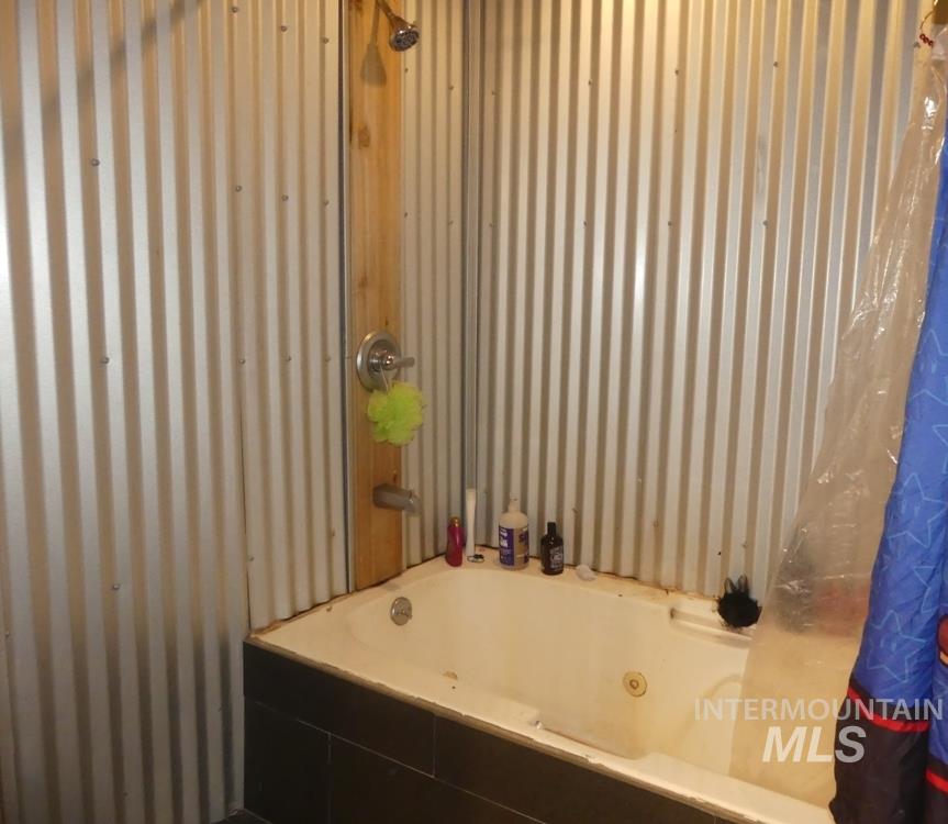 695 S Samson Trail Property Photo 16