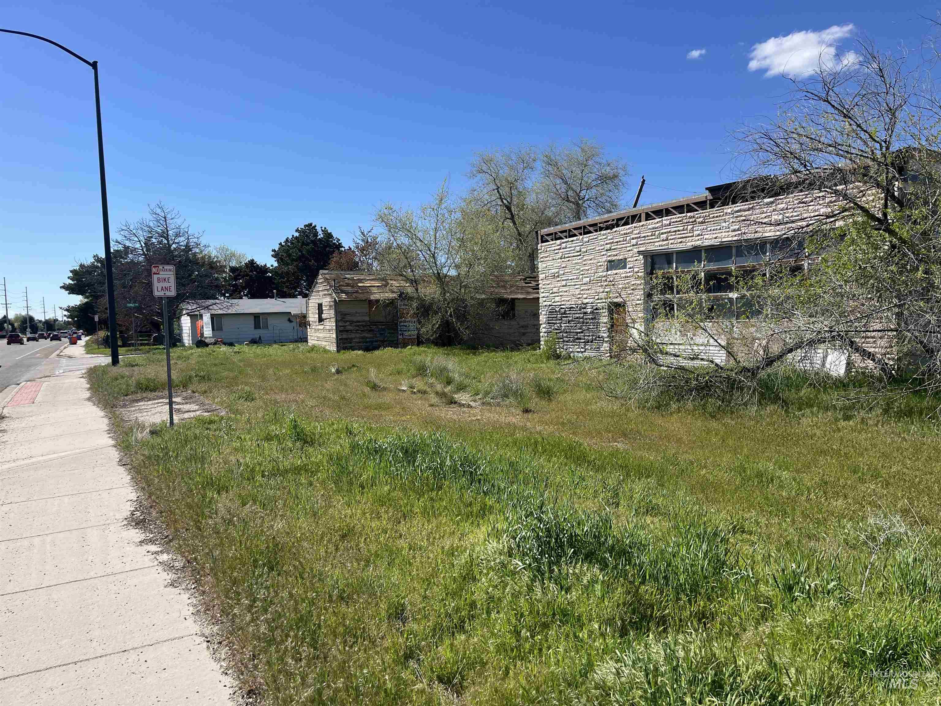 3970 E Overland Property Photo 8