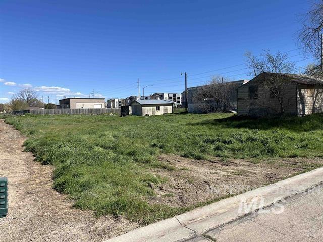 3970 E Overland Rd Property Photo 7