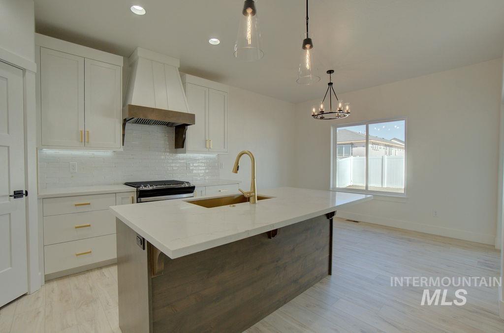 1512 Leslie Dr Property Photo 4