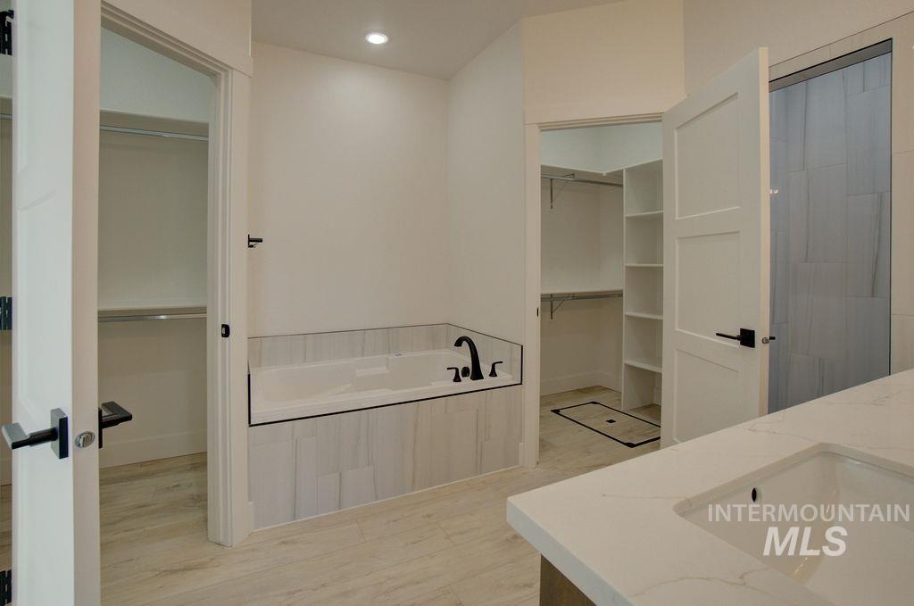 1512 Leslie Dr Property Photo 13