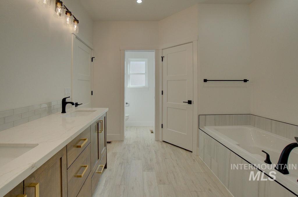 1512 Leslie Dr Property Photo 14