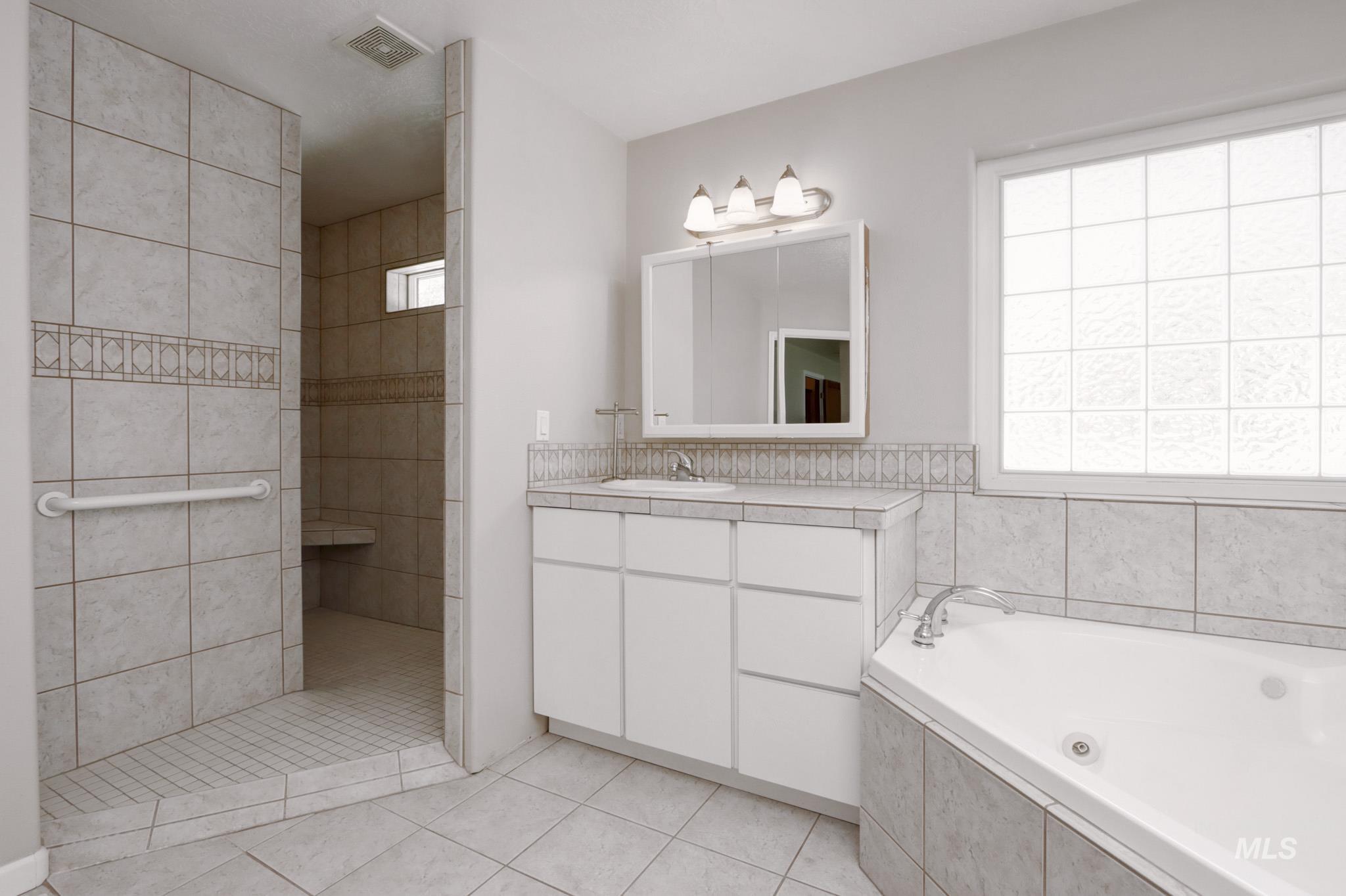 1761 S Phillippi St Property Photo 24