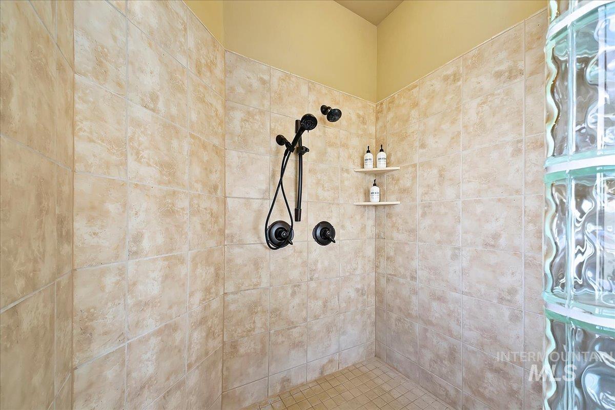 4800 E Wild Horse Lane Property Photo 28