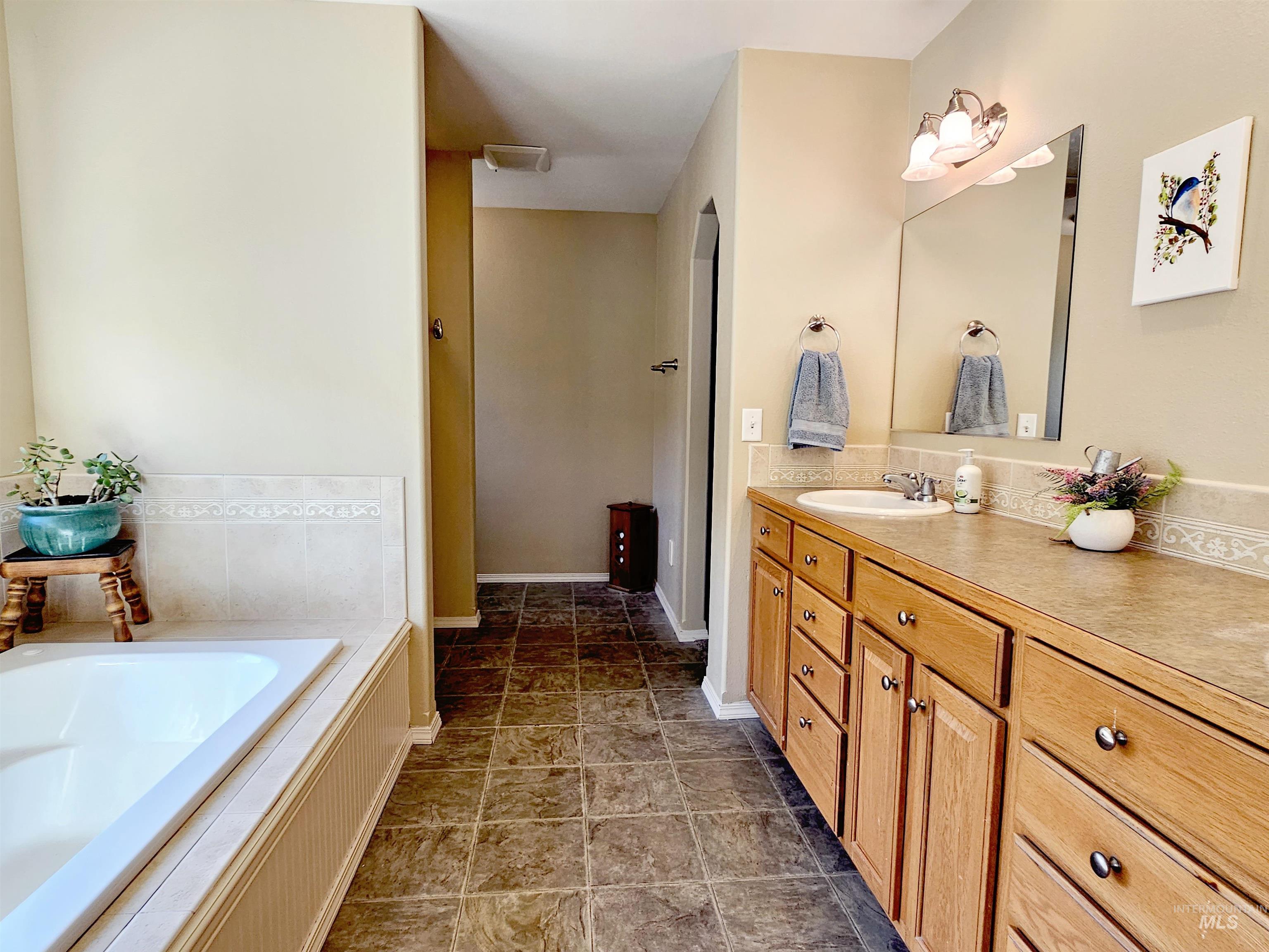 20199 Cottontail Ln Property Photo 18