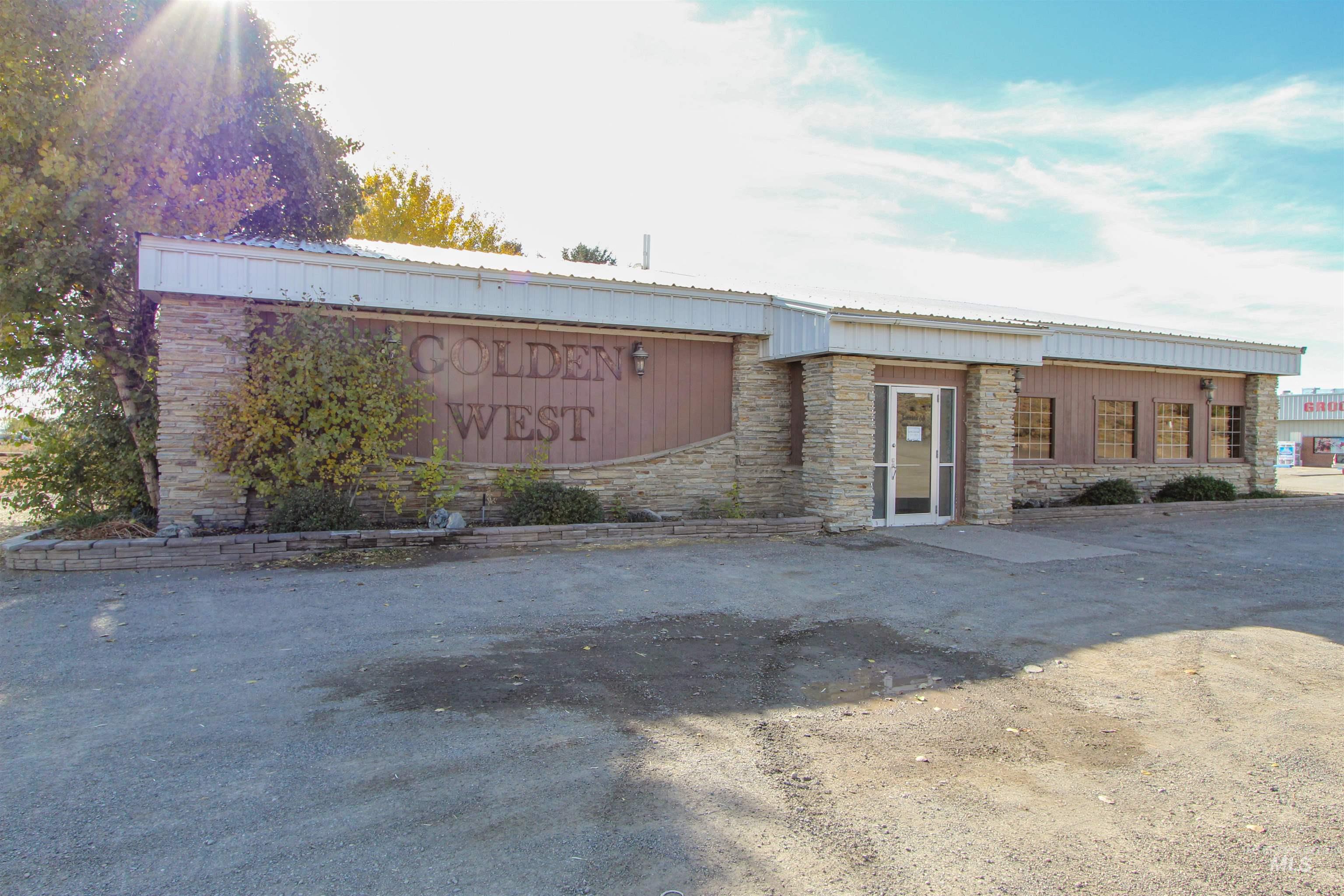 2431 Us 20 Property Photo