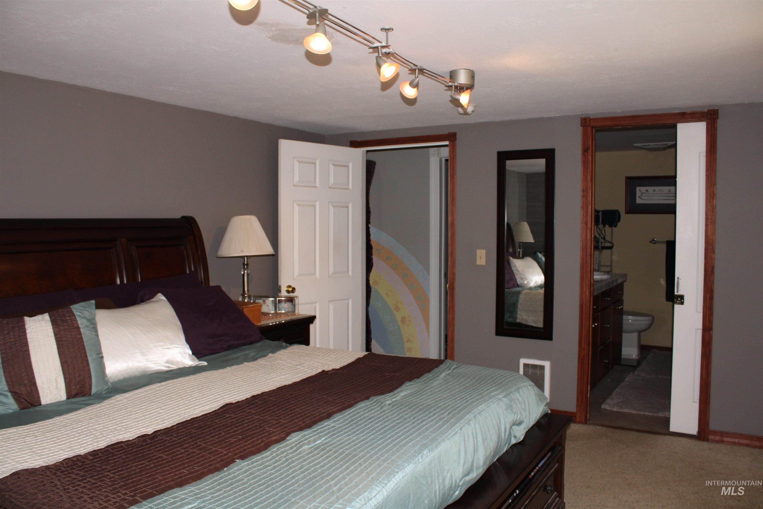 306 Brady Street Property Photo 17