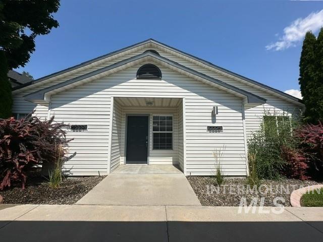 2225 S Challenger Lane Property Photo 1
