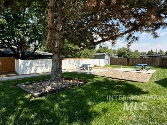 2225 S Challenger Lane Property Photo 7