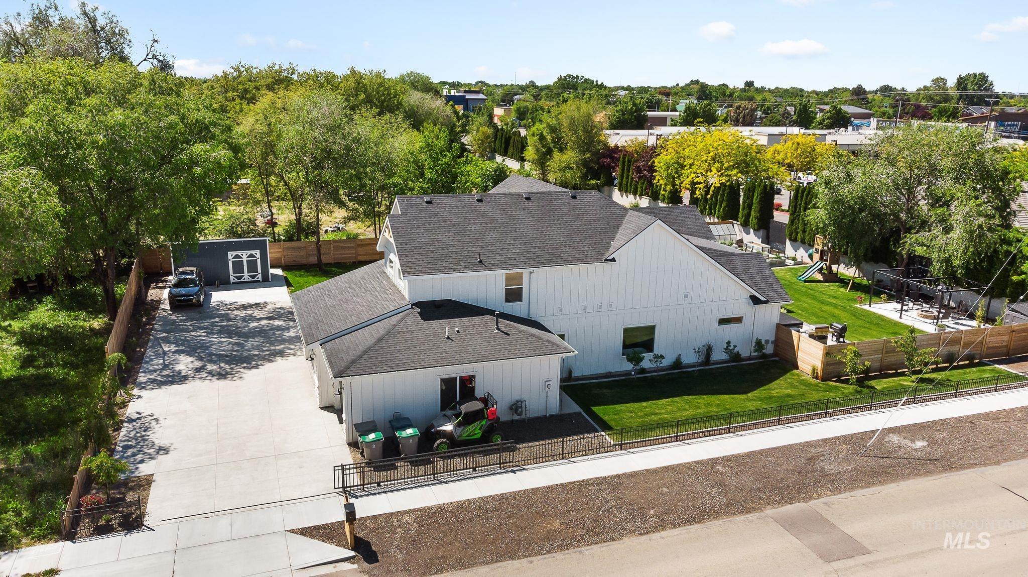 1697 S Vinnell Property Photo 43
