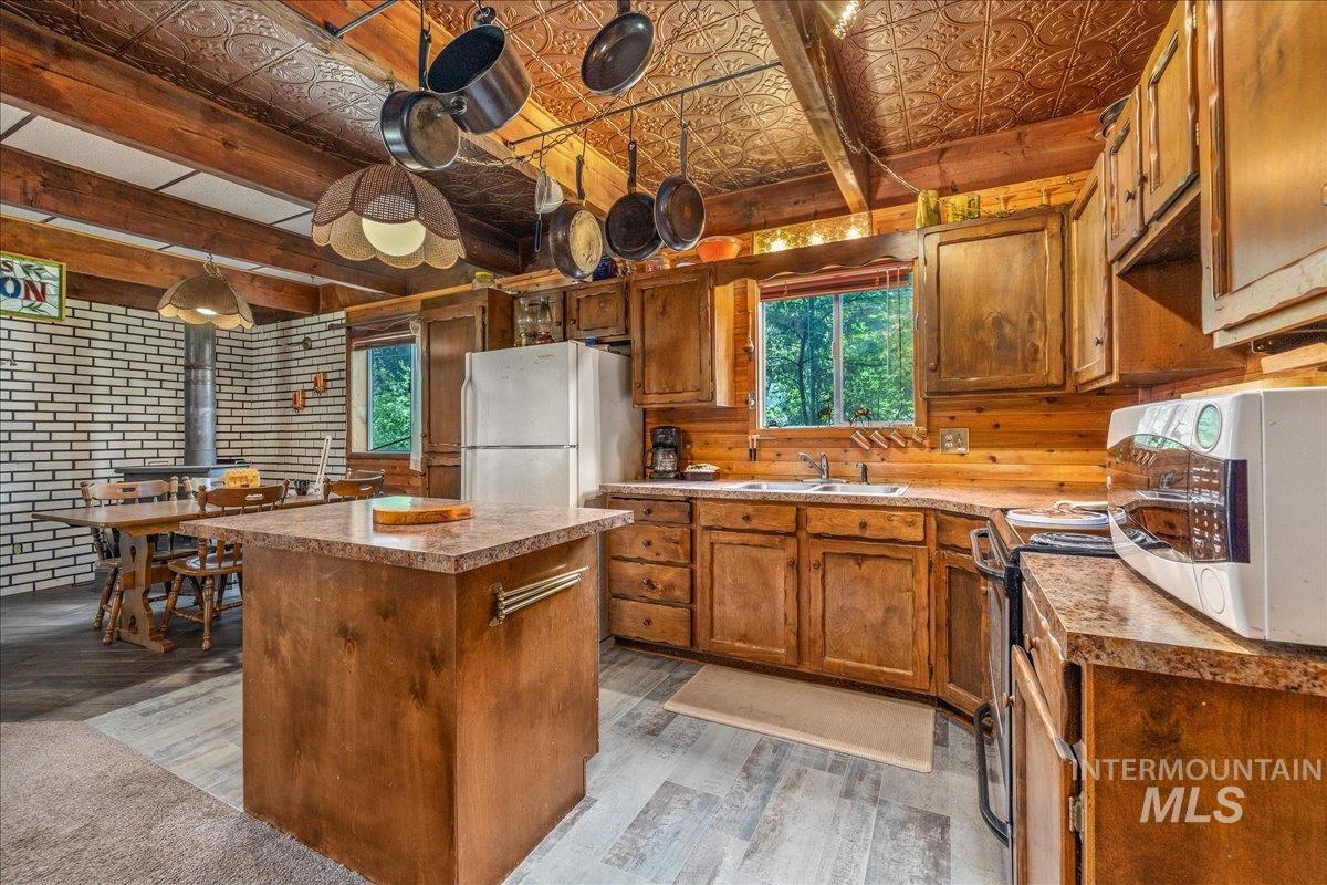 2 Tall Pine Dr Property Photo 9