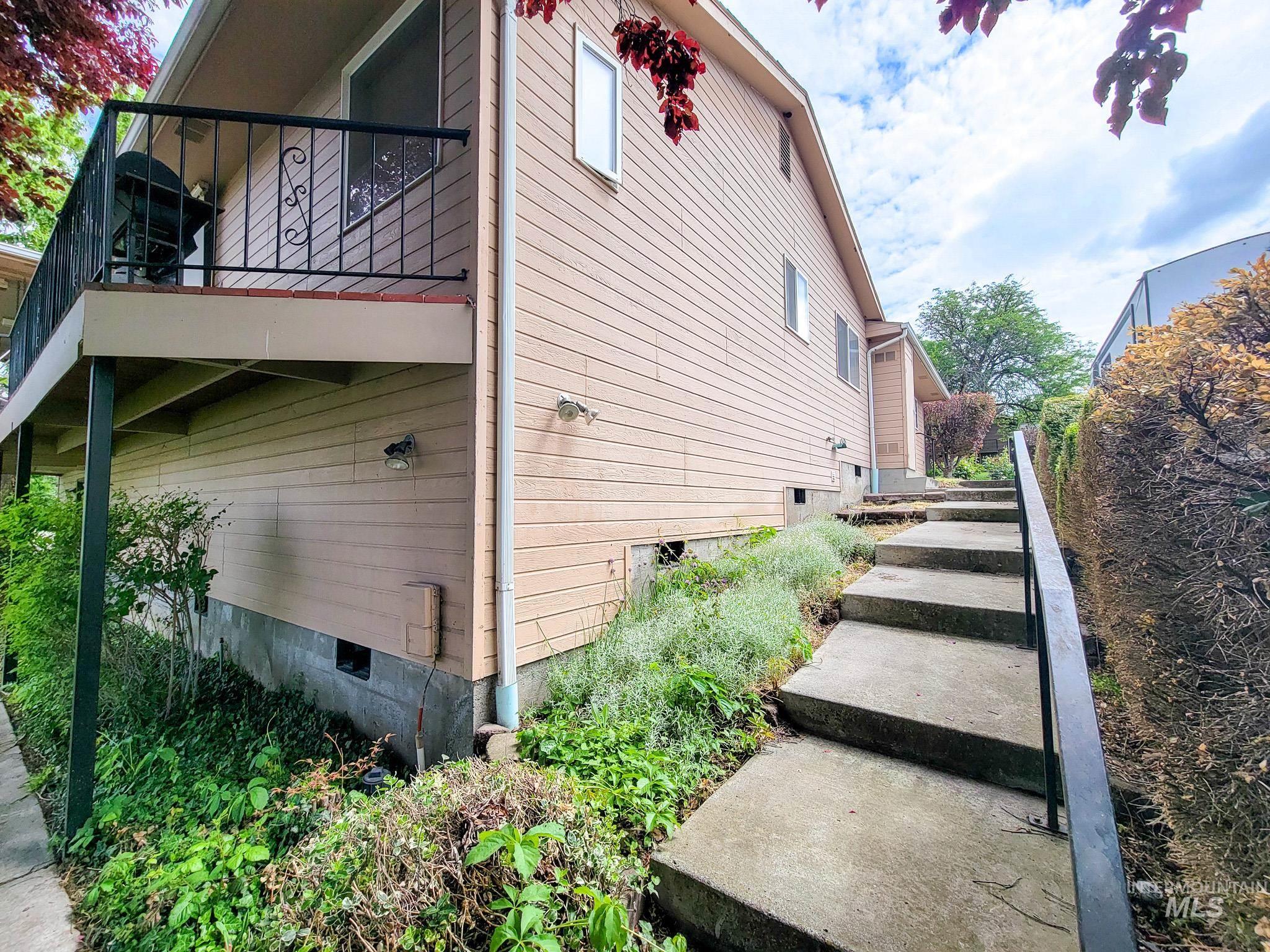 2224 Carol Drive Property Photo 10