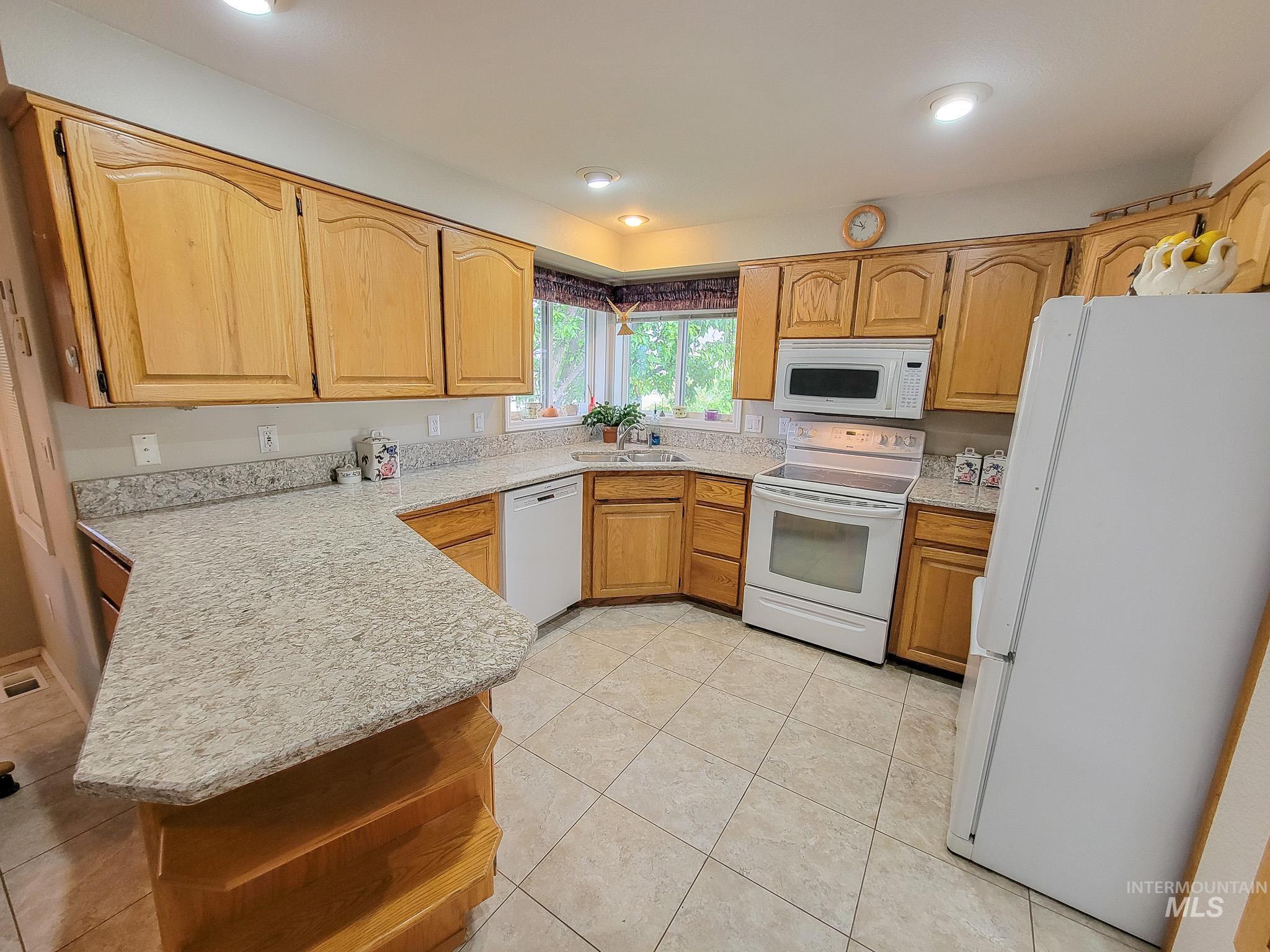 2224 Carol Drive Property Photo 14